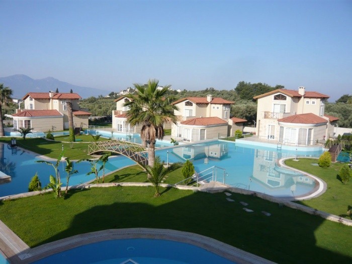 4 bedroomed luxury detached villa with 1300 sqm pool