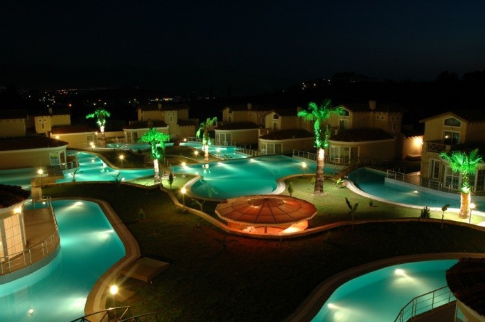 4 bedroomed luxury detached villa with 1300 sqm pool