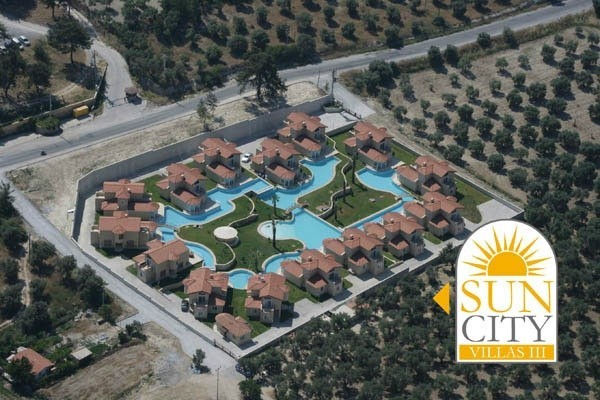 4 bedroomed luxury detached villa with 1300 sqm pool
