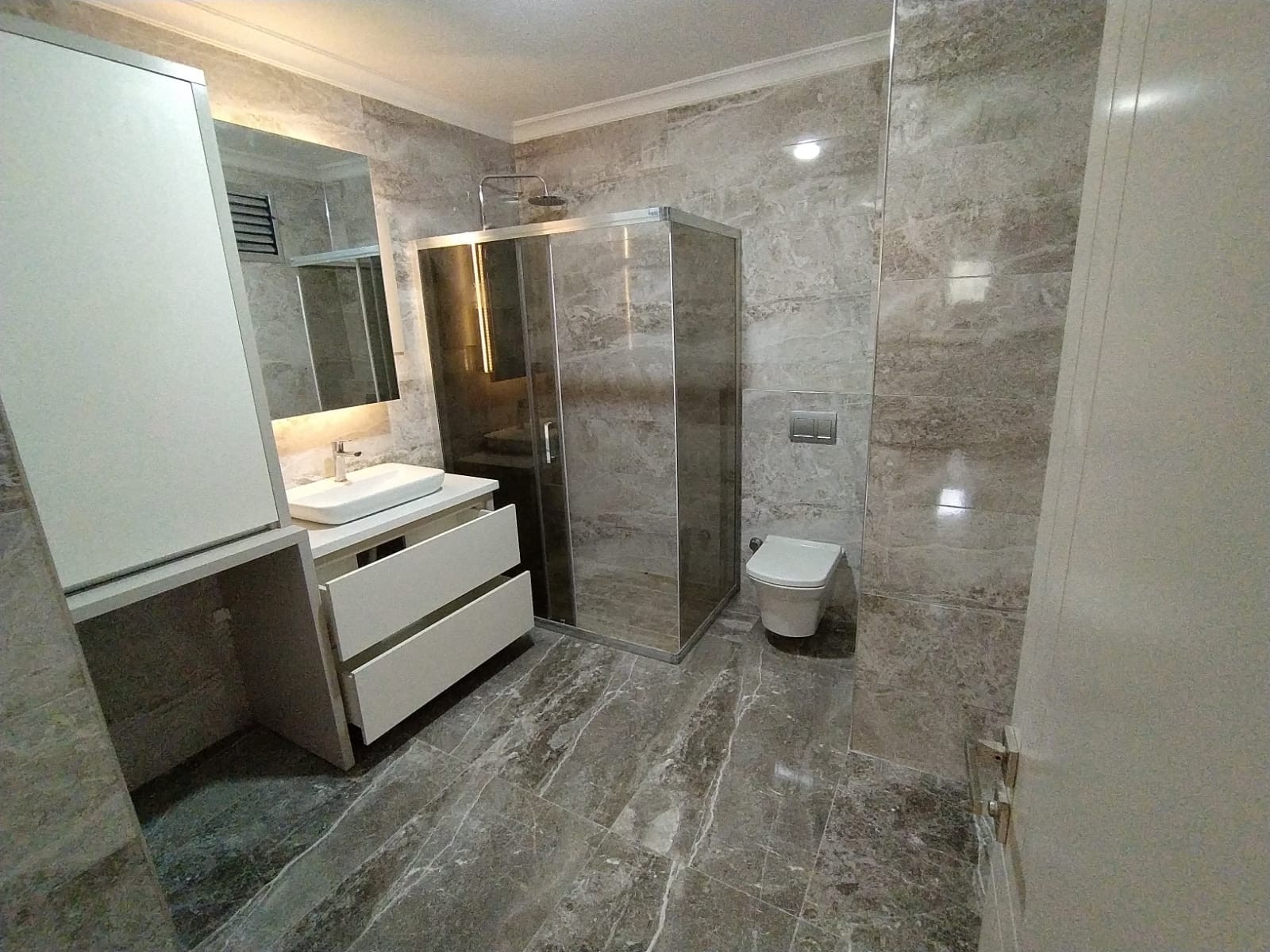 CLOSE TO THE CITY CENTER AFFORDABLE PRICES BRAND NEW APARTMENTS