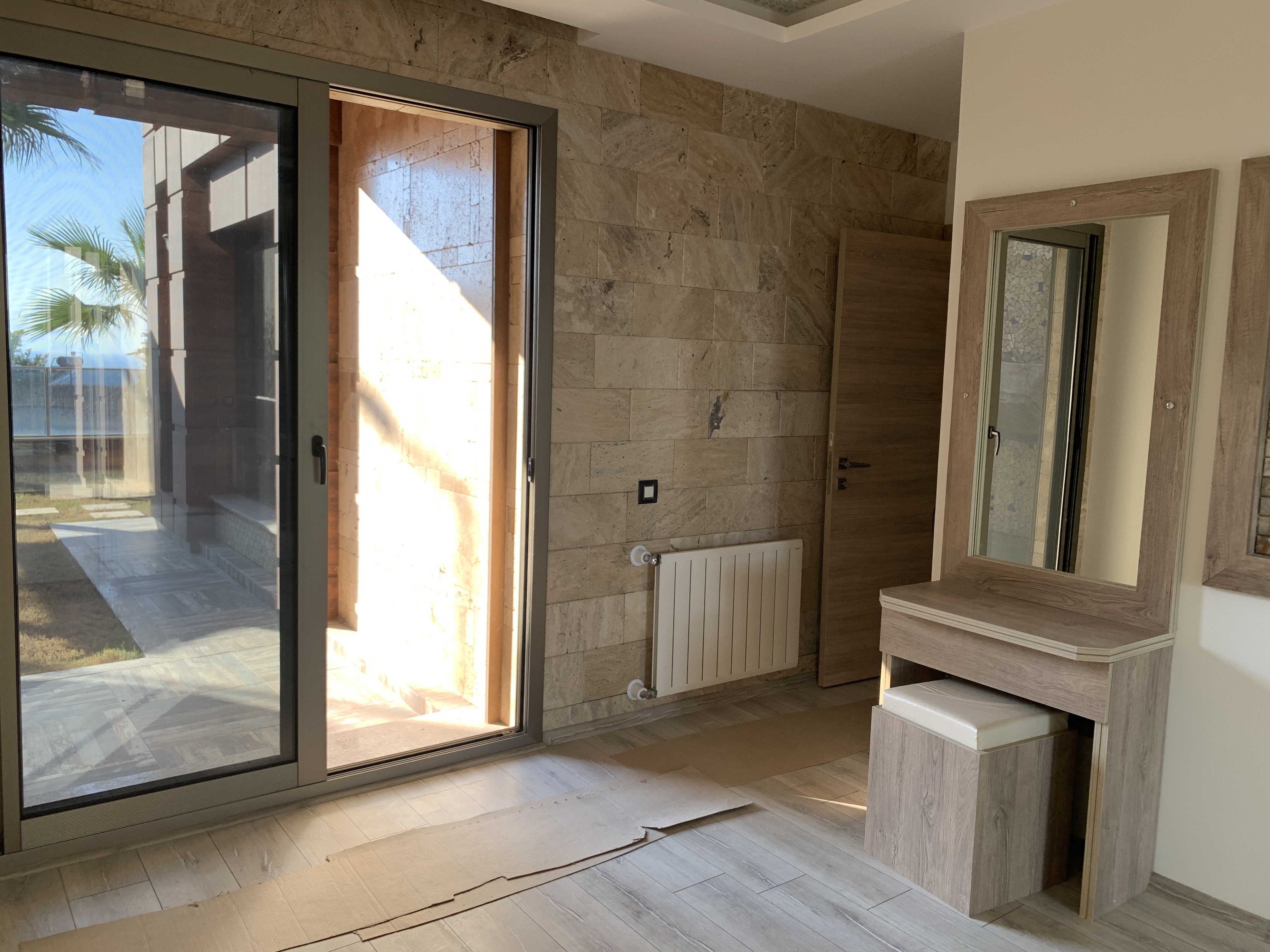 3 BEDROOMED LUXURY RESIDENCE FOR SALE IN LADIES BEACH
