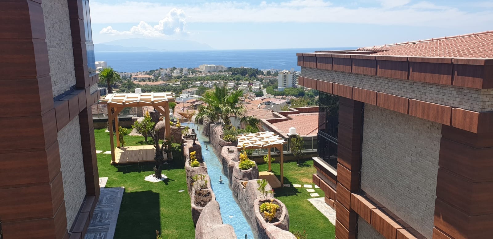 3 BEDROOMED LUXURY RESIDENCE FOR SALE IN LADIES BEACH