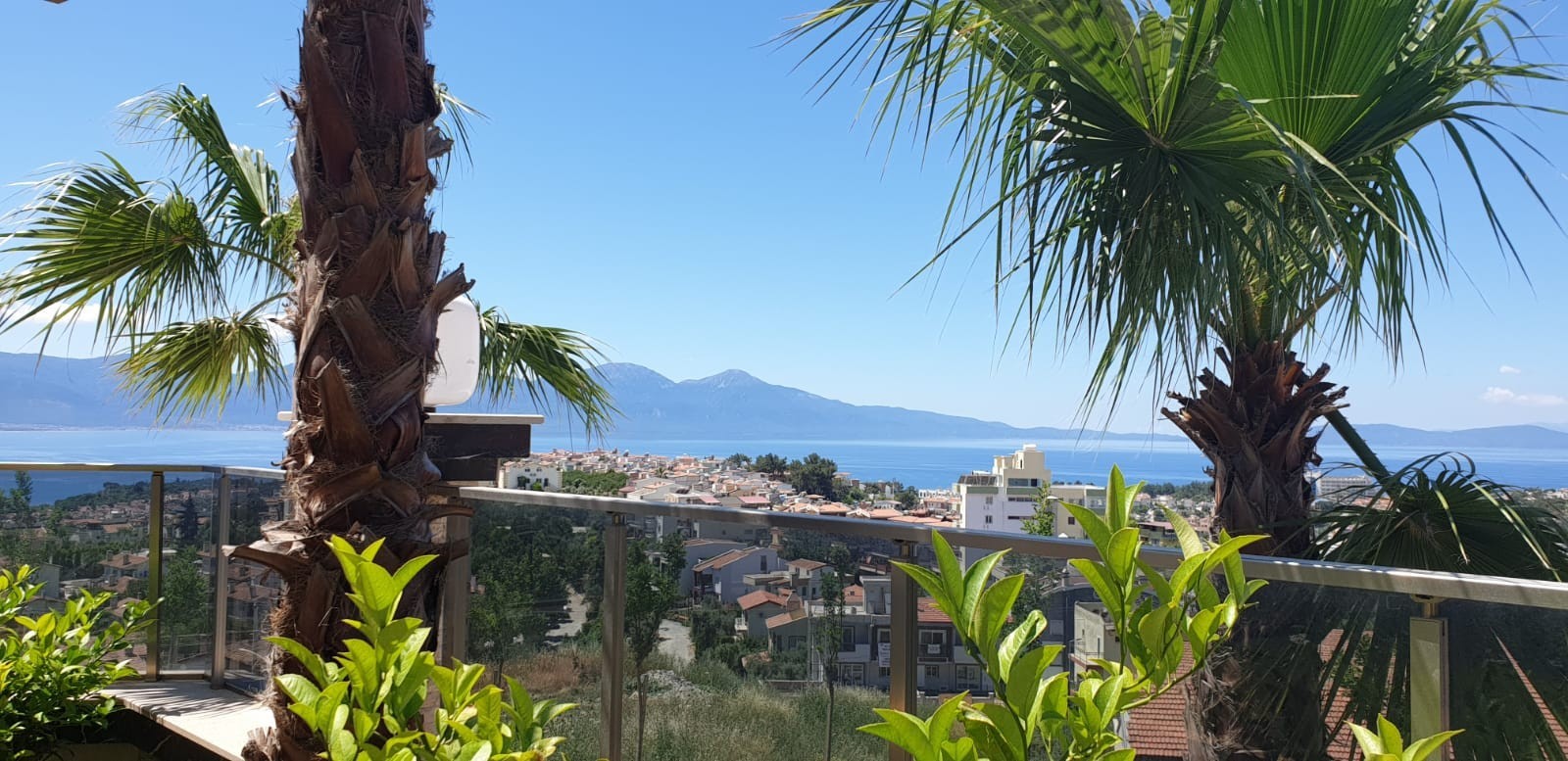 3 BEDROOMED LUXURY RESIDENCE FOR SALE IN LADIES BEACH