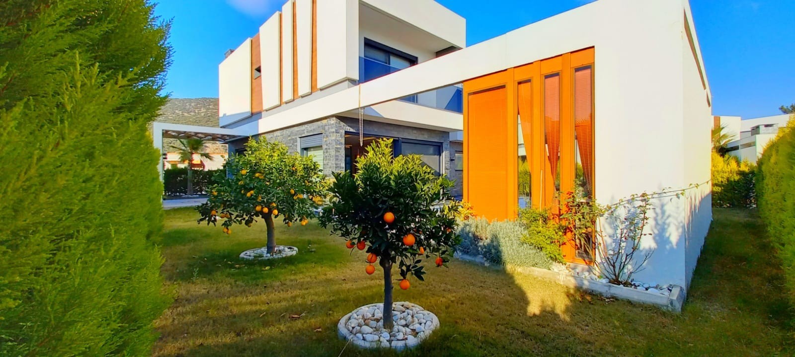 CLOSE TO THE CENTRUM LUXURY BRAND NEW VILLA