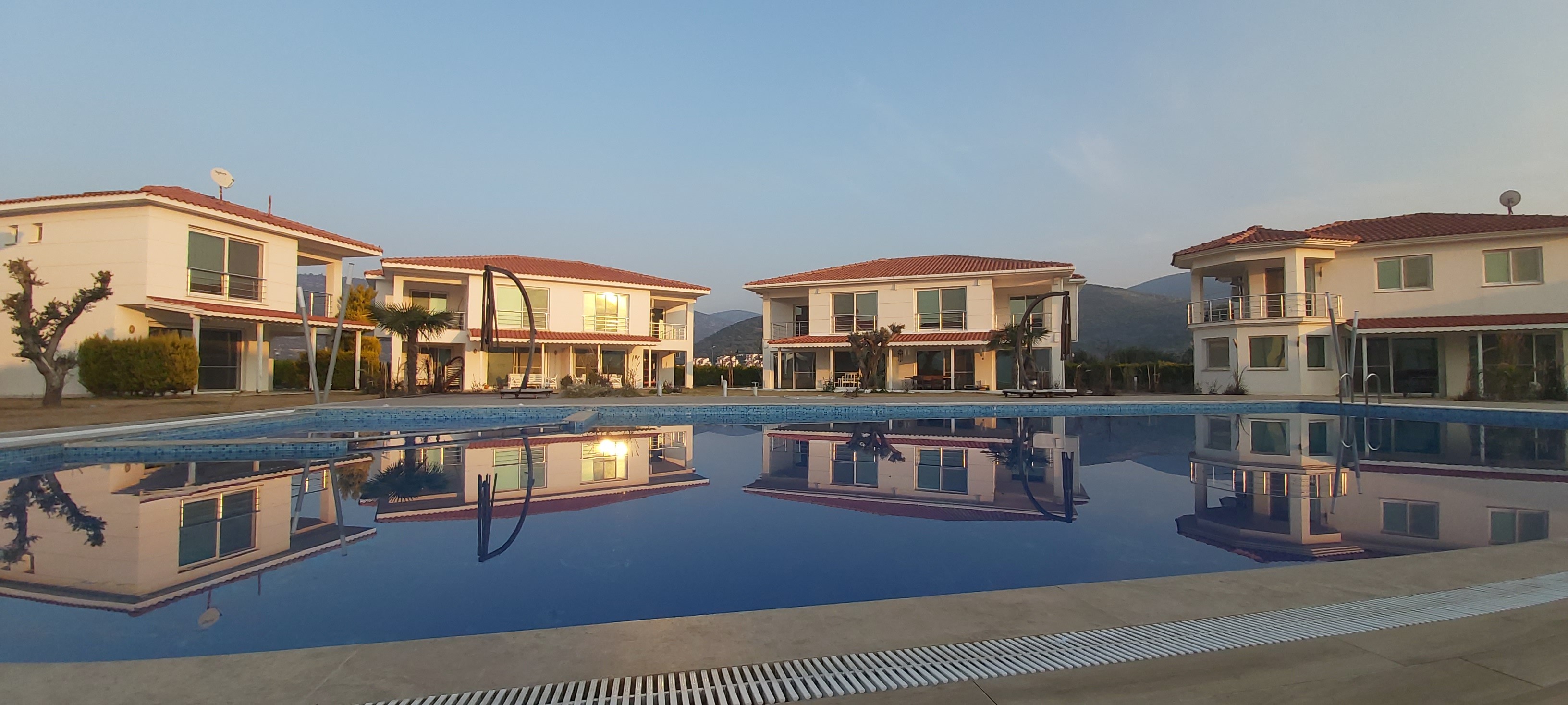 KUSADASI MARINA BEACH FRONT VILLA FULLY FURNISHED !