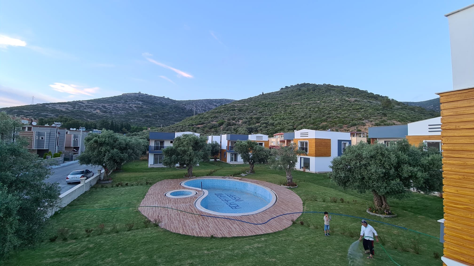 DETACHED NATURE VILLA'S 4 BEDROOM , CLOSE TO THE BEACH