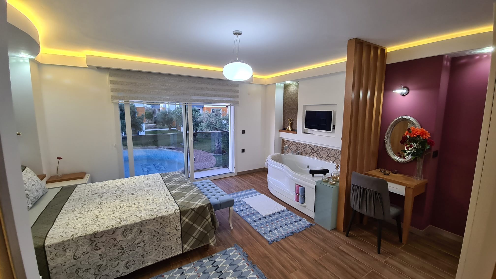 DETACHED NATURE VILLA'S 4 BEDROOM , CLOSE TO THE BEACH