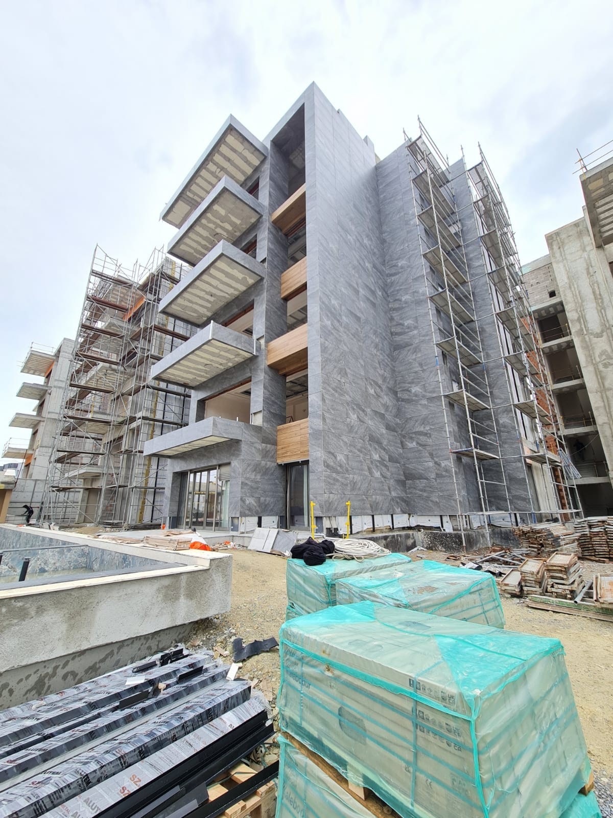 VERY LUXURY BRAND NEW RESIDENCE FOR SALE IN KUSADASI