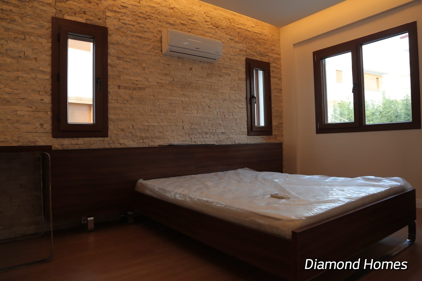 LADIES BEACH BRAND NEW 2 BEDROOM APARTMENT FOR SALE