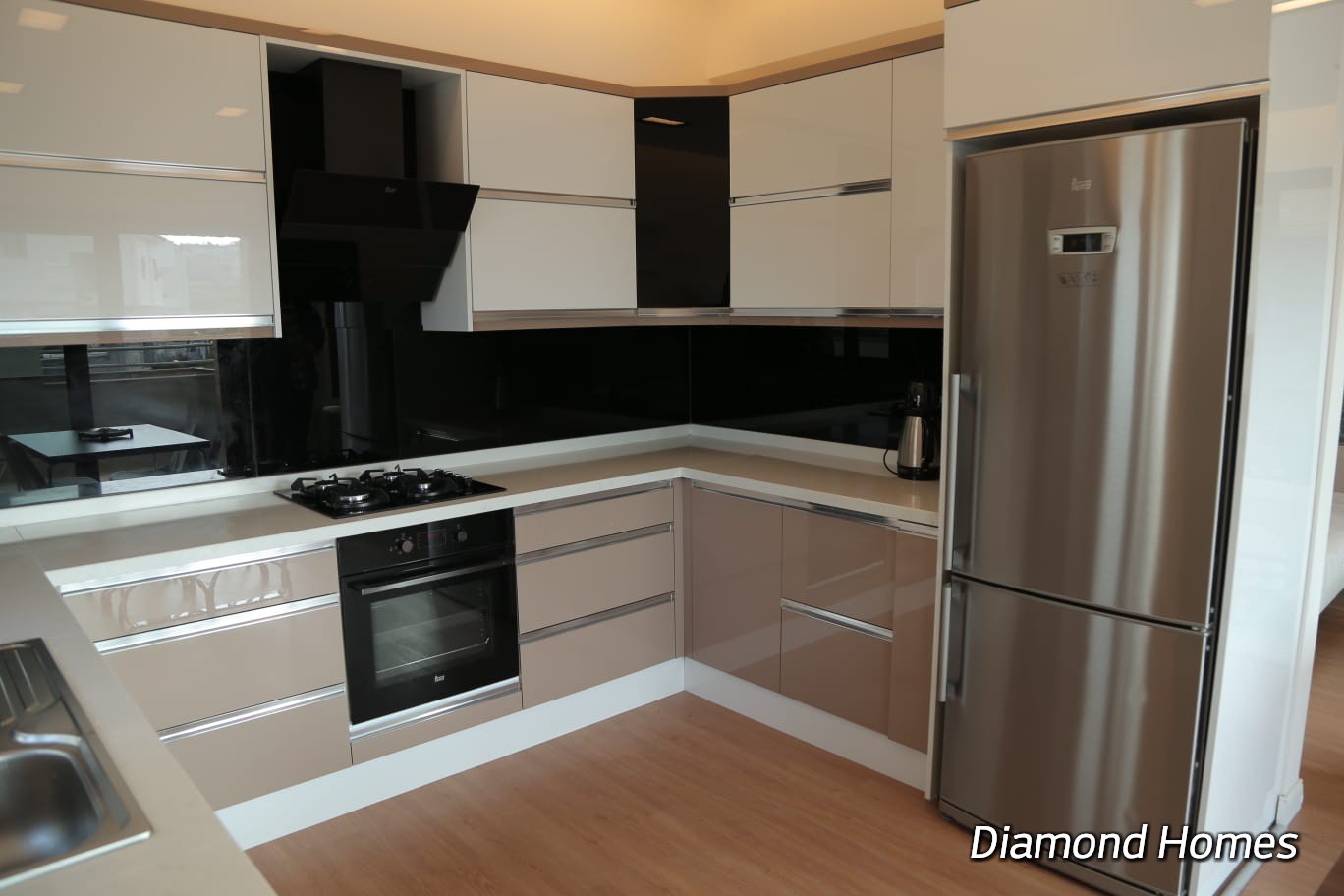 LADIES BEACH BRAND NEW 2 BEDROOM APARTMENT FOR SALE
