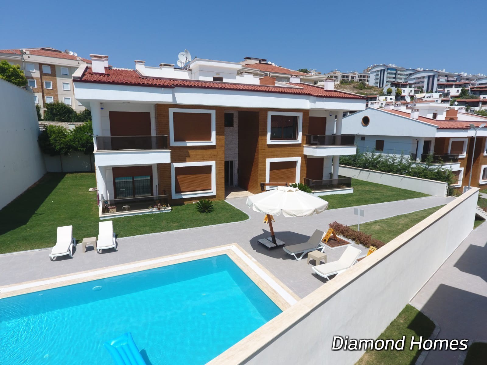 LADIES BEACH BRAND NEW 2 BEDROOM APARTMENT FOR SALE