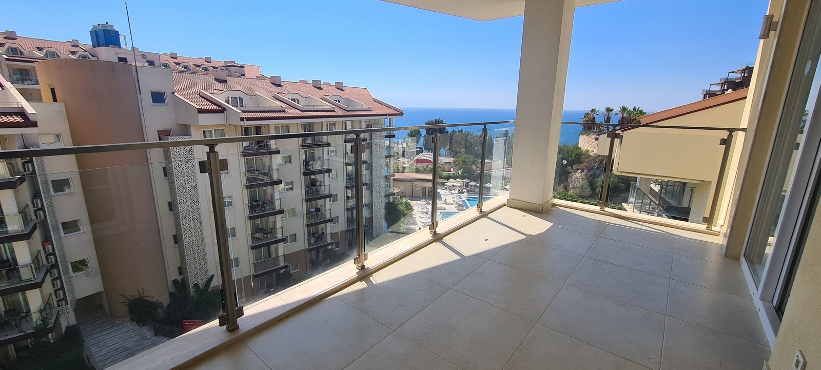 Luxury Furnished 3 Bed Unit in Beachfront Project Kusadasi