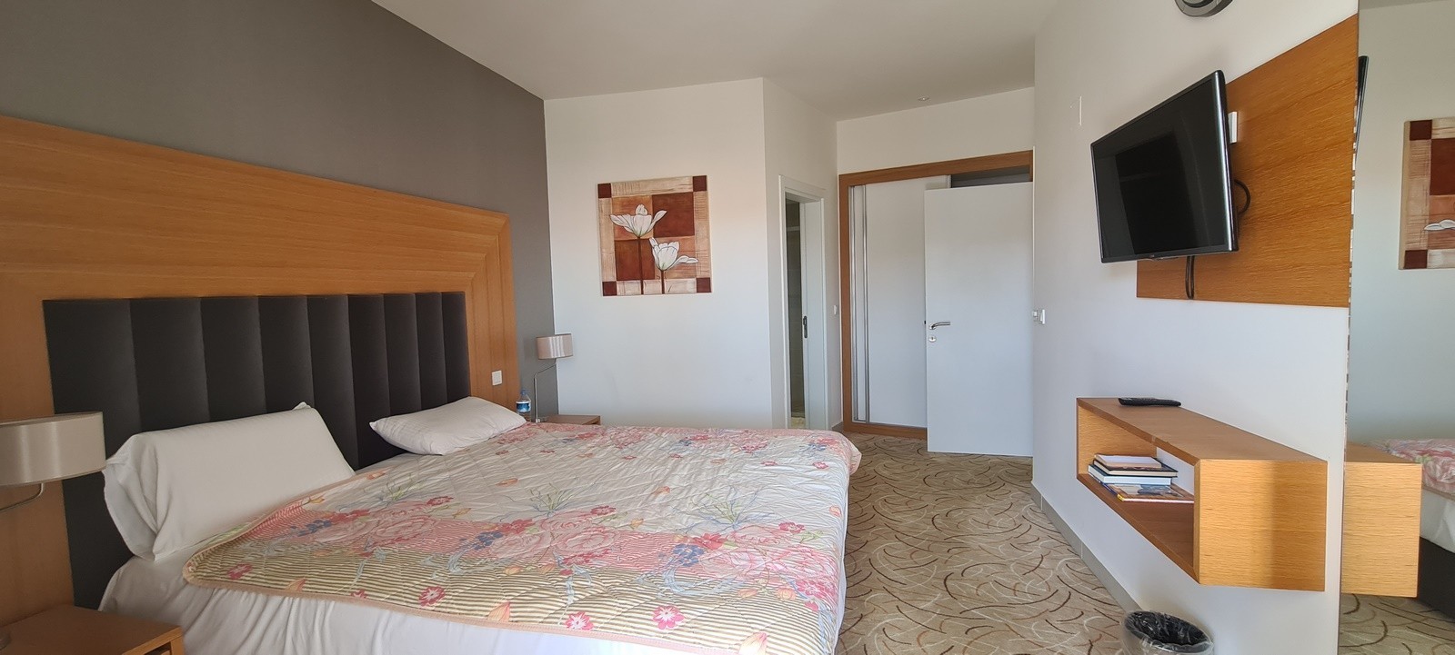 Luxury Furnished 3 Bed Unit in Beachfront Project Kusadasi