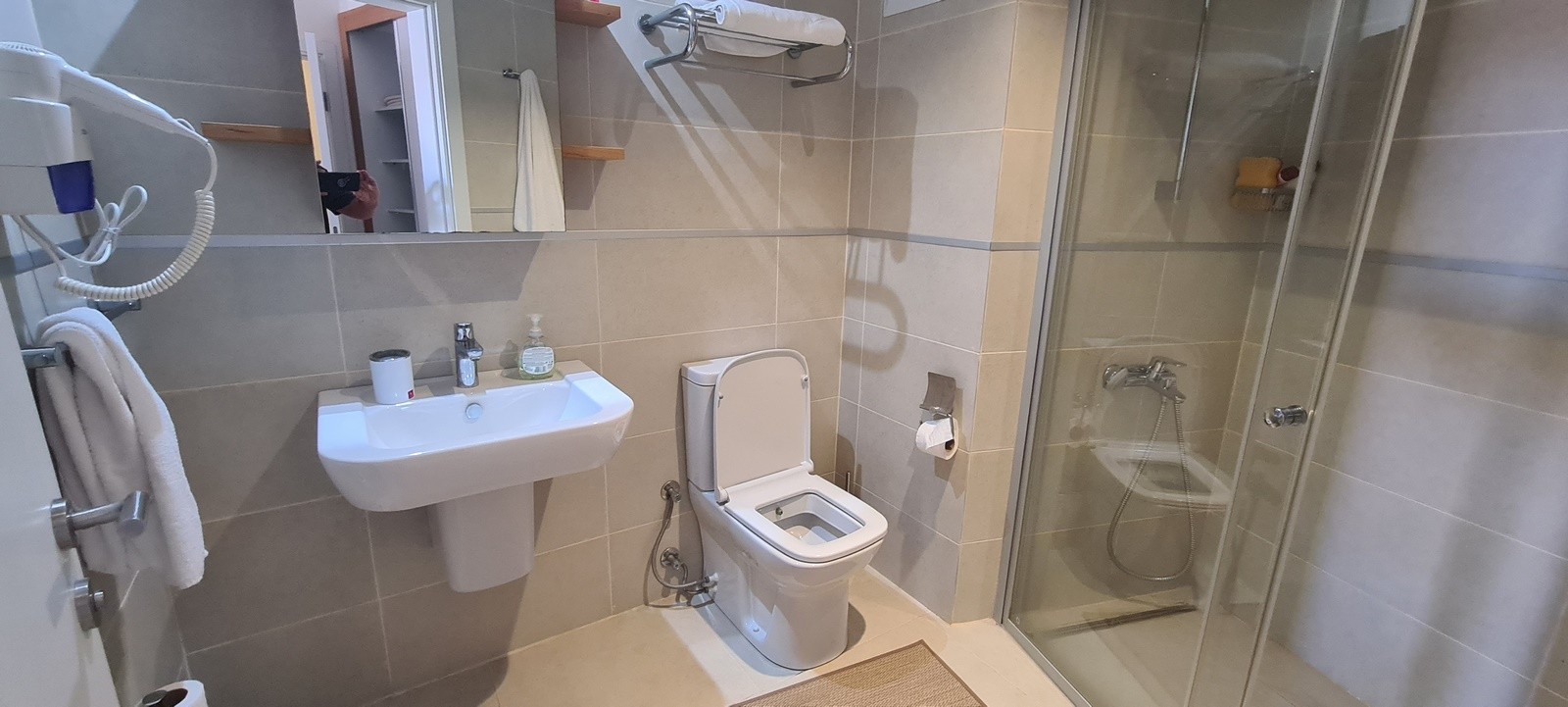 Luxury Furnished 3 Bed Unit in Beachfront Project Kusadasi
