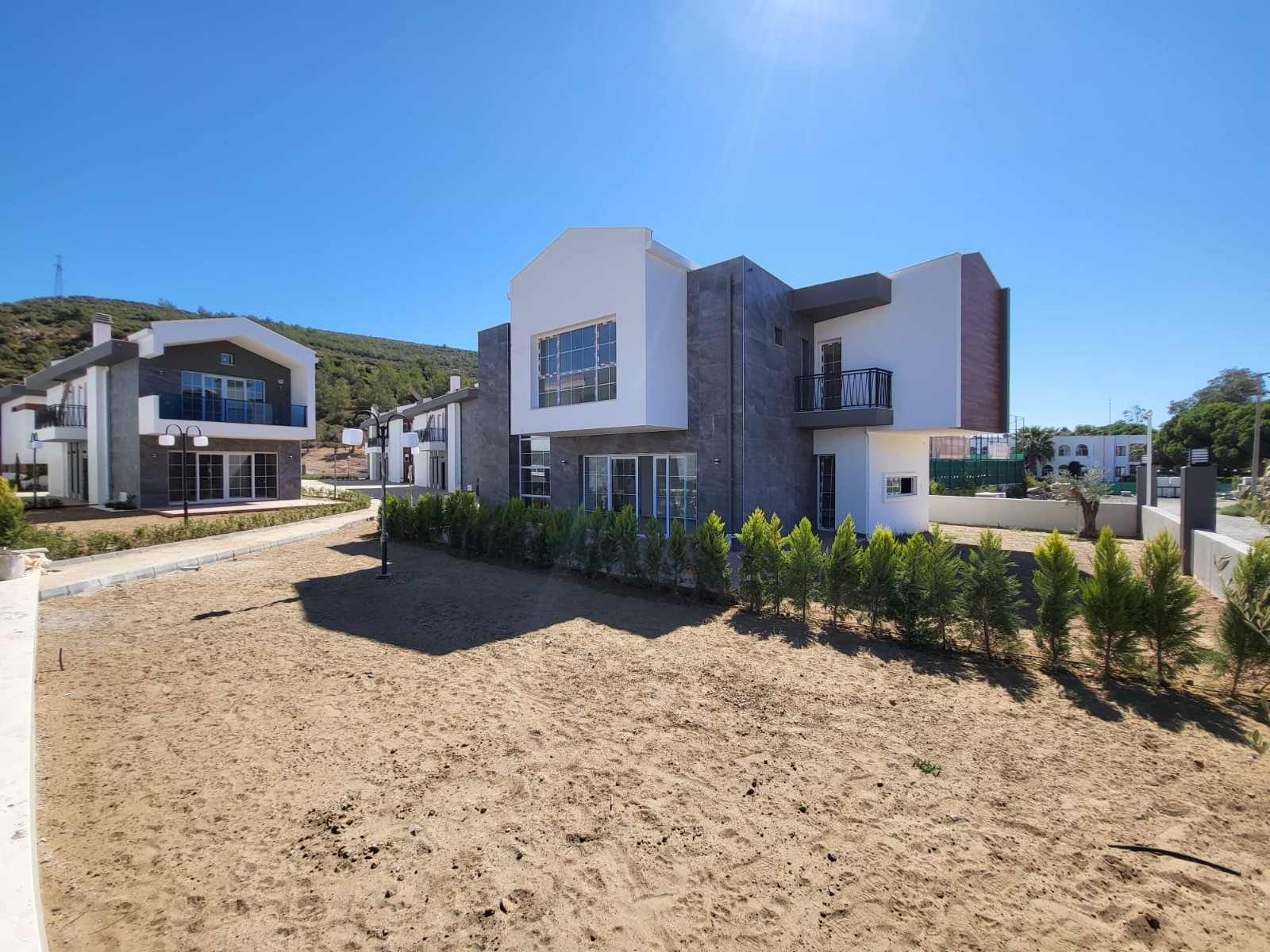 BRAND NEW DETACHED LUXURY VILLAS CLOSE TO THE SEA LAKE AND AQUAPARK