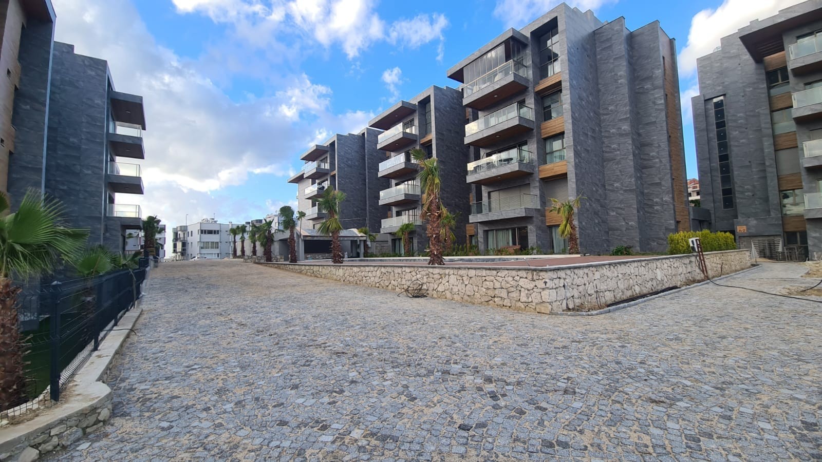 VERY LUXURY BRAND NEW RESIDENCE FOR SALE IN KUSADASI