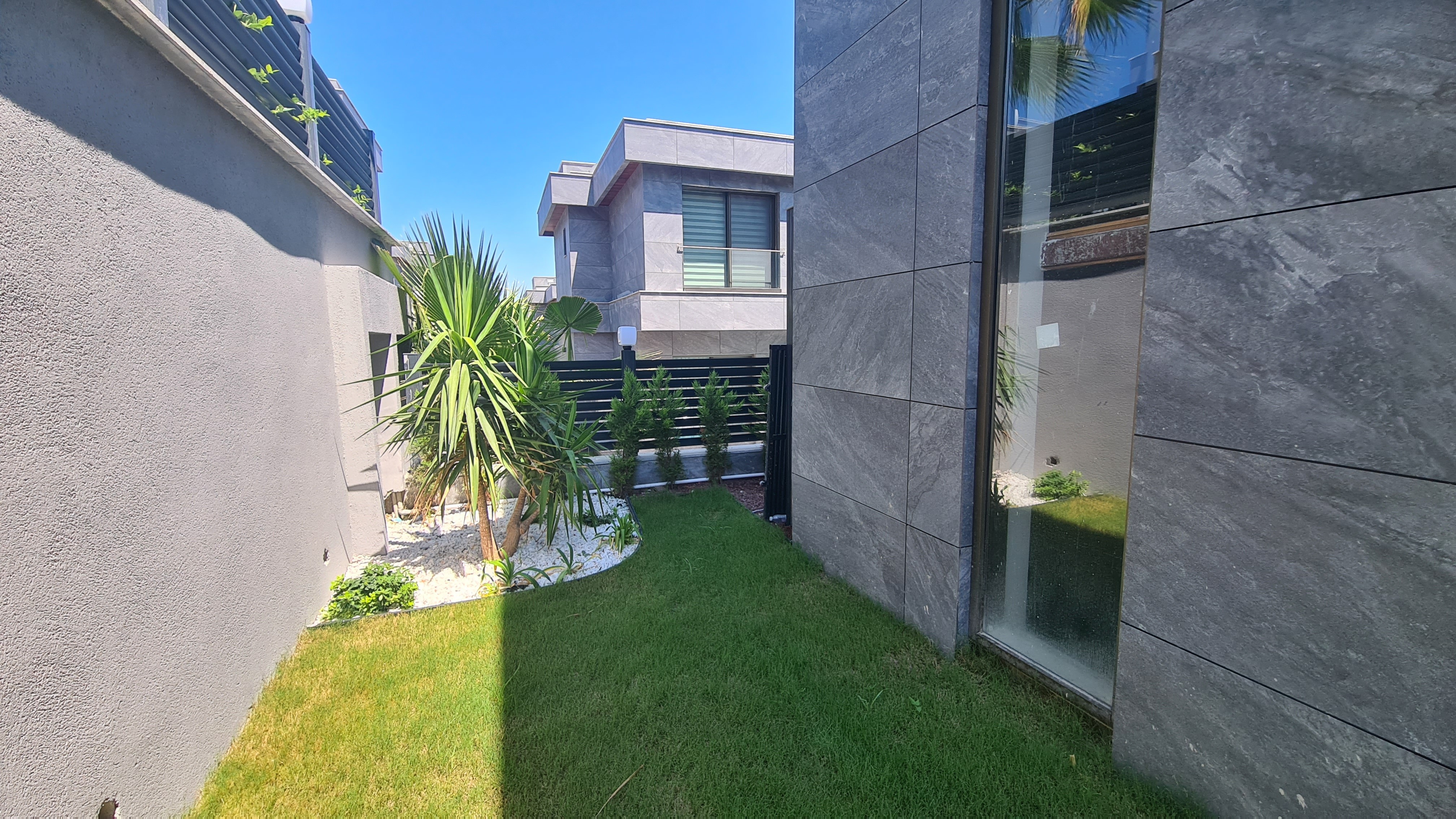 GREEN BEACH BEACH FRONT VILLAS FROM OFF-PLAN STUNNING LOCATION