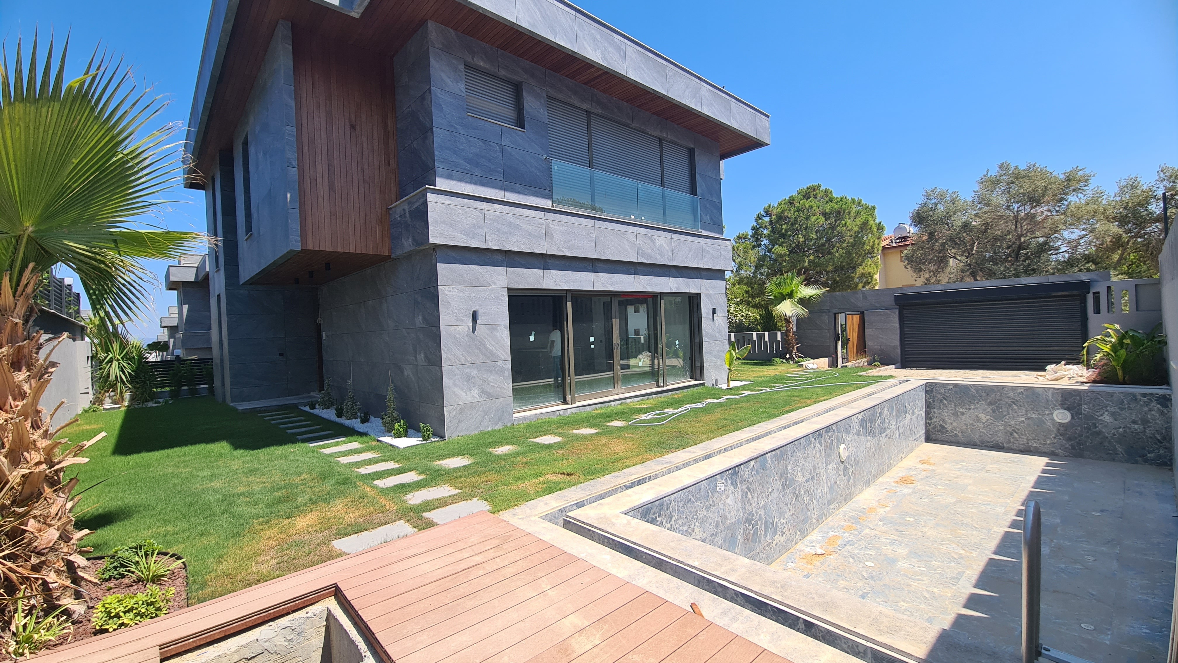 GREEN BEACH BEACH FRONT VILLAS FROM OFF-PLAN STUNNING LOCATION