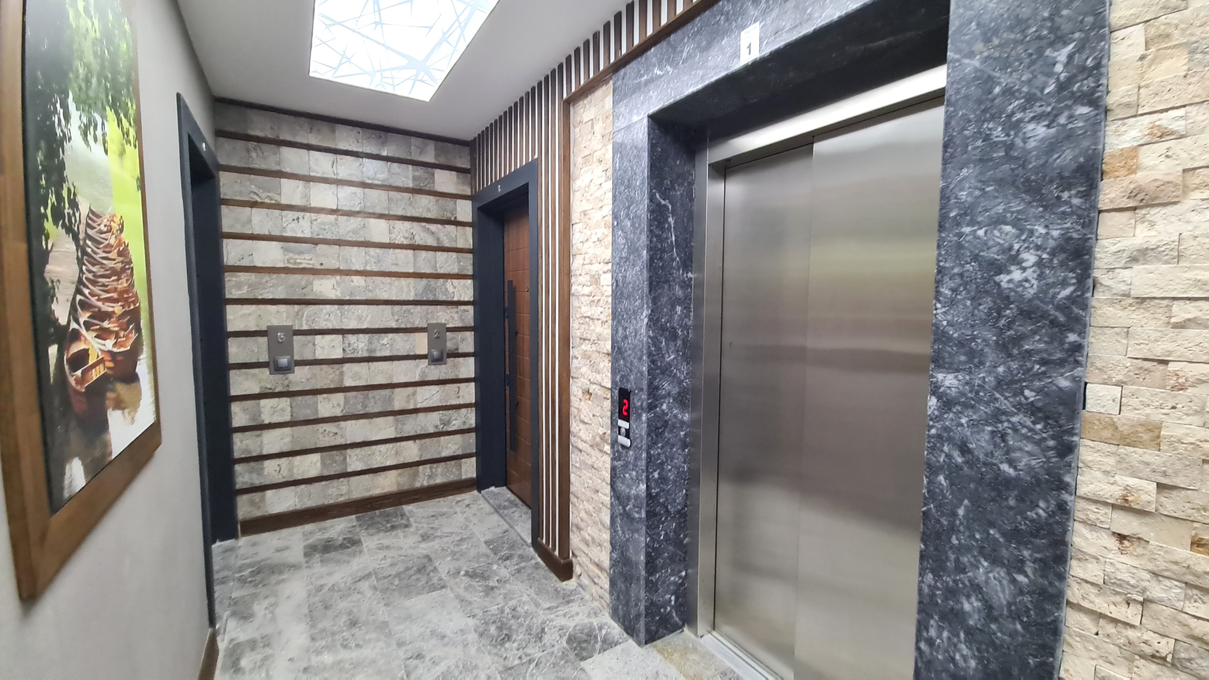 Appartement moderne entièrement meublé à vendre dans le quartier de Değirmendere, Kuşadası