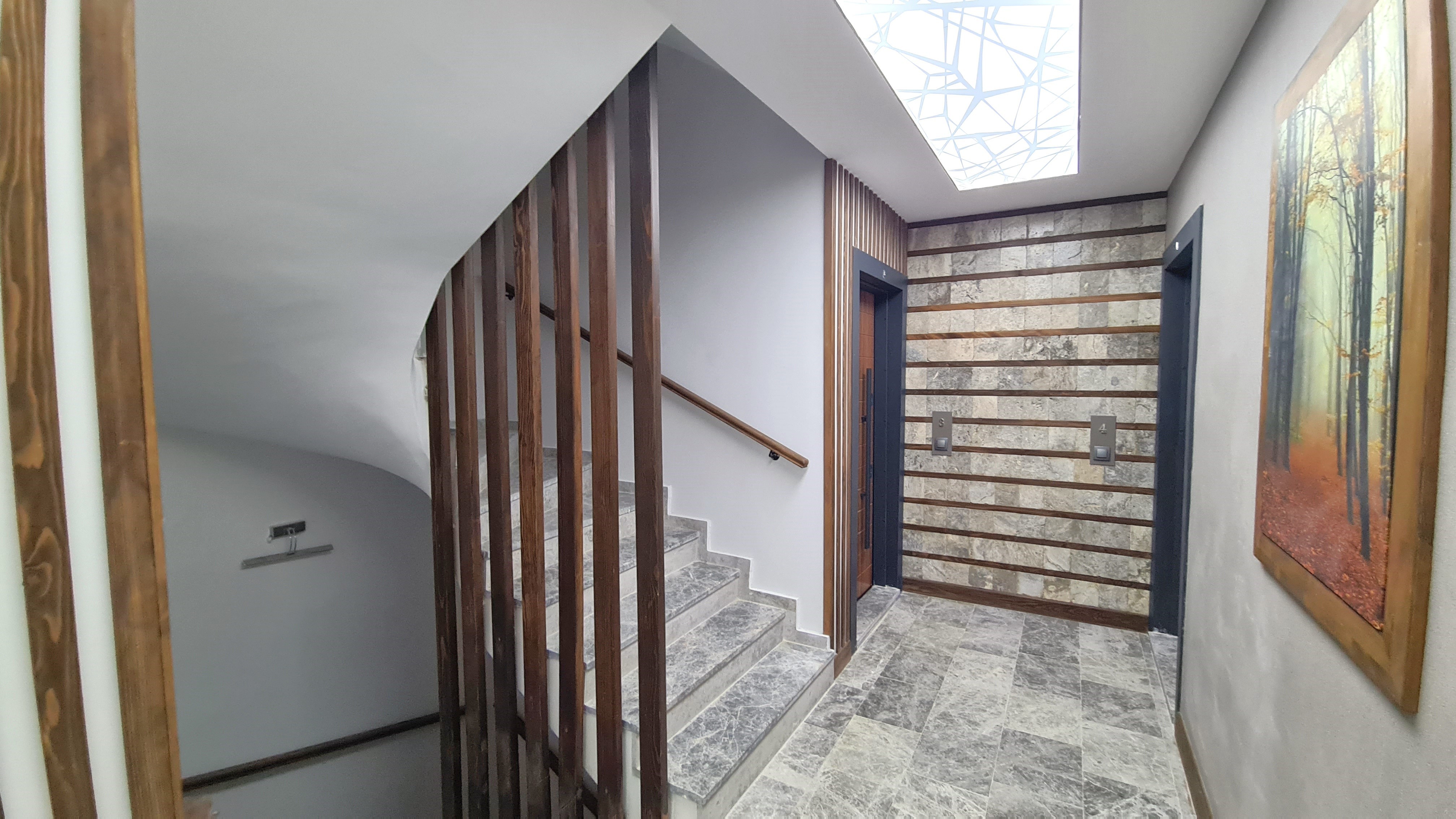 Appartement moderne entièrement meublé à vendre dans le quartier de Değirmendere, Kuşadası