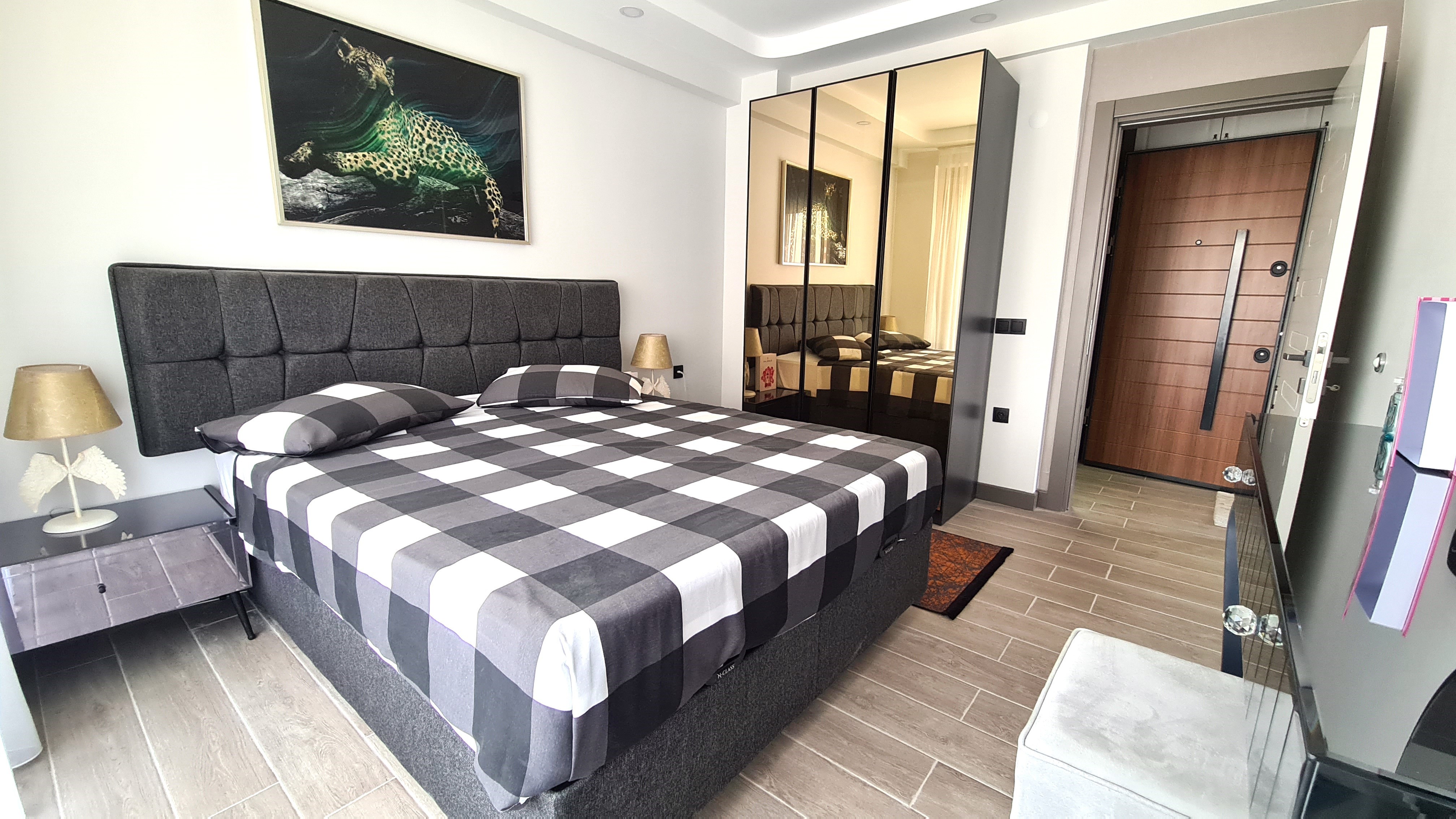 Appartement moderne entièrement meublé à vendre dans le quartier de Değirmendere, Kuşadası