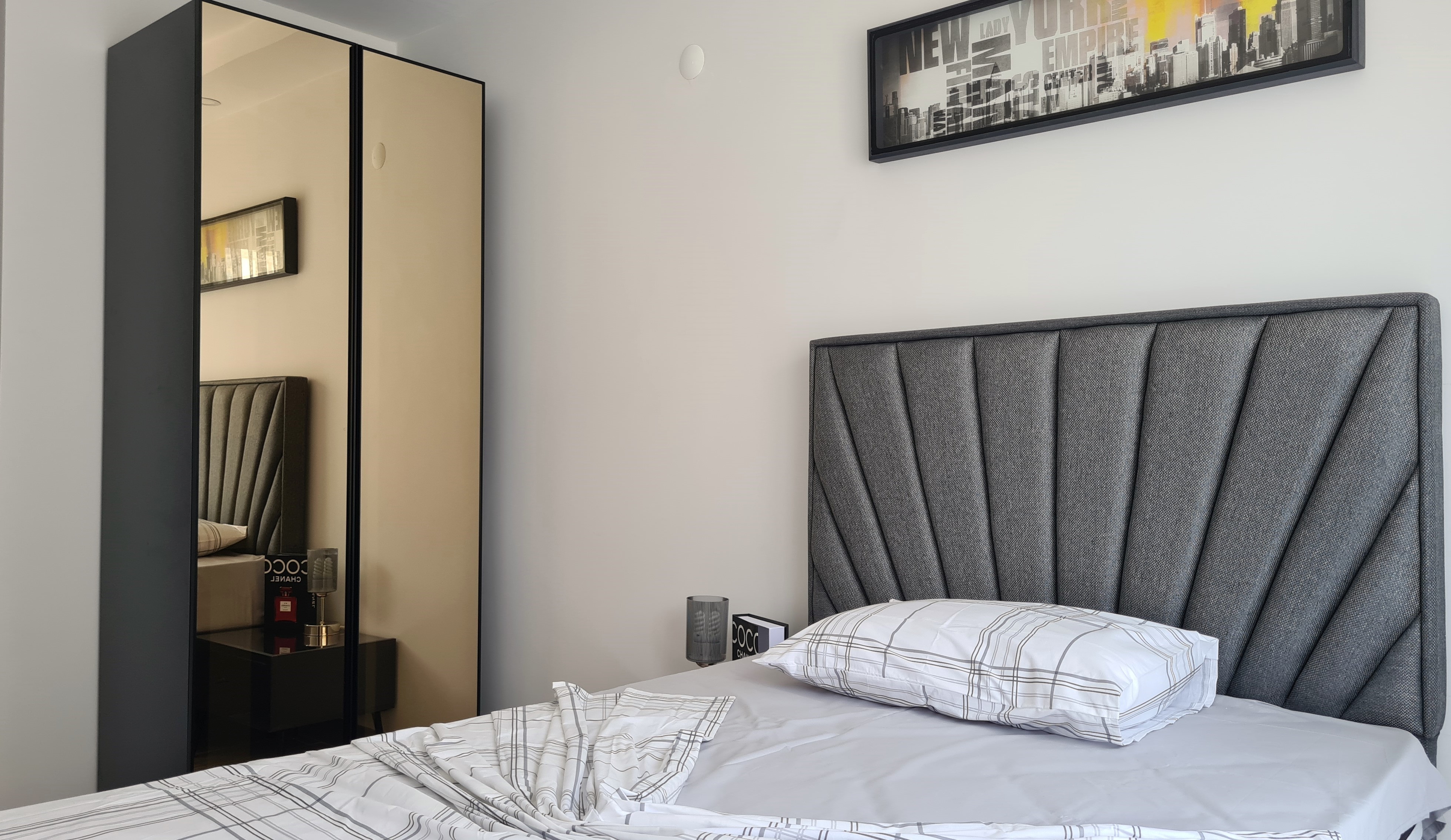 Appartement moderne entièrement meublé à vendre dans le quartier de Değirmendere, Kuşadası
