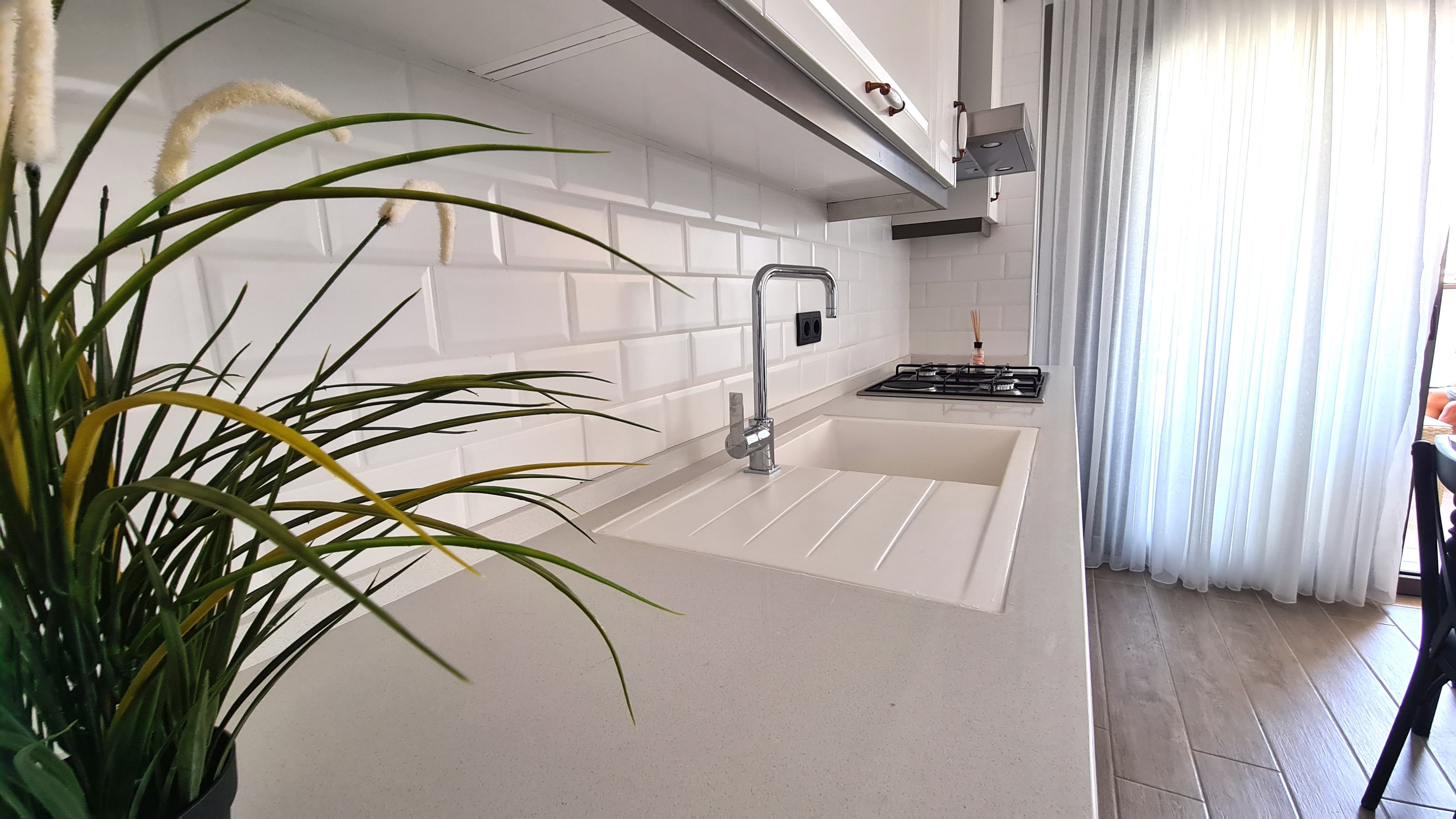 Appartement moderne entièrement meublé à vendre dans le quartier de Değirmendere, Kuşadası