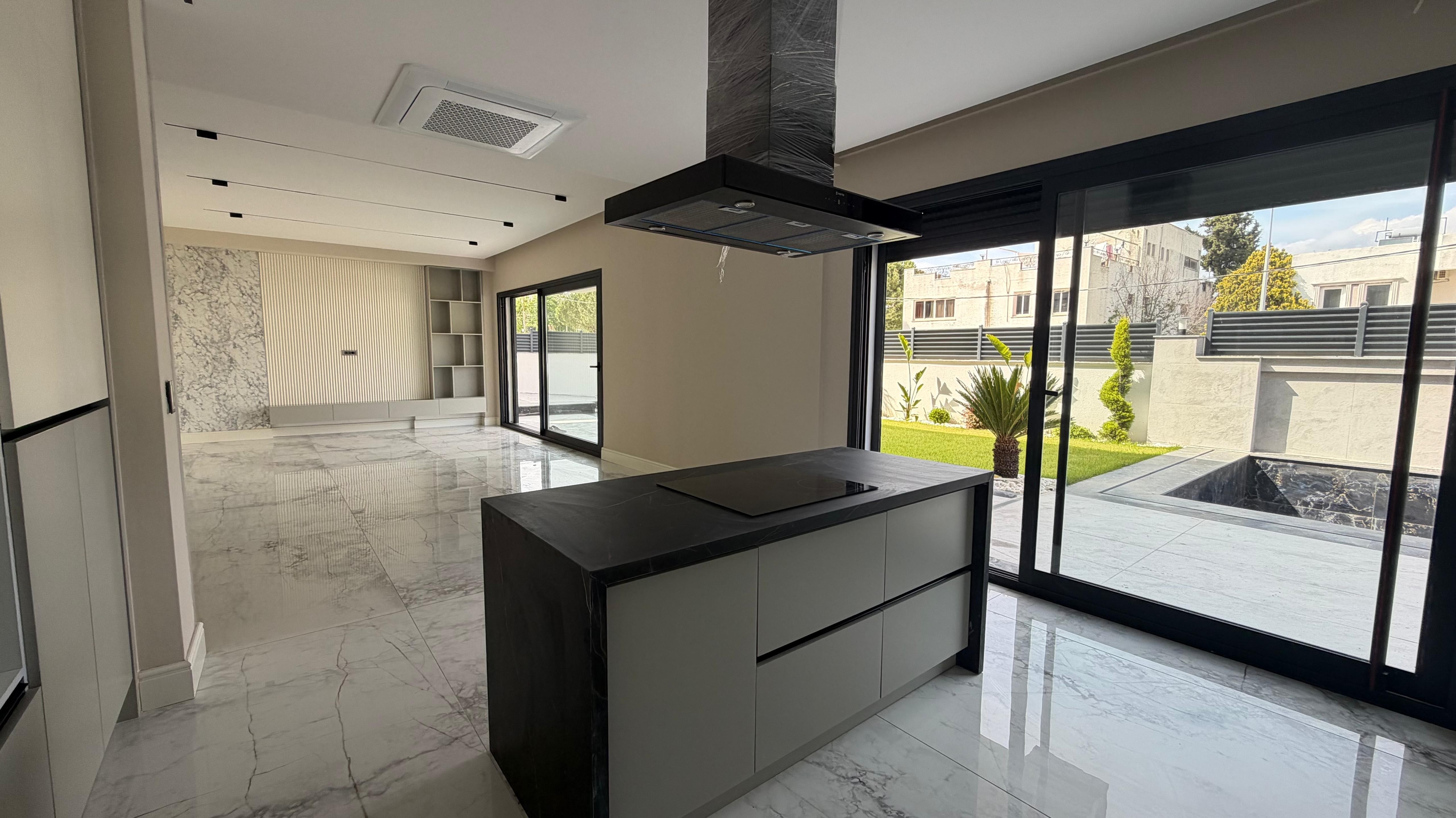 LUXURY MODERN VILLA FOR SALE WITHIN WALKING DISTANCE OF THE SEA IN EGE NEIGHBORHOOD, KUŞADASI