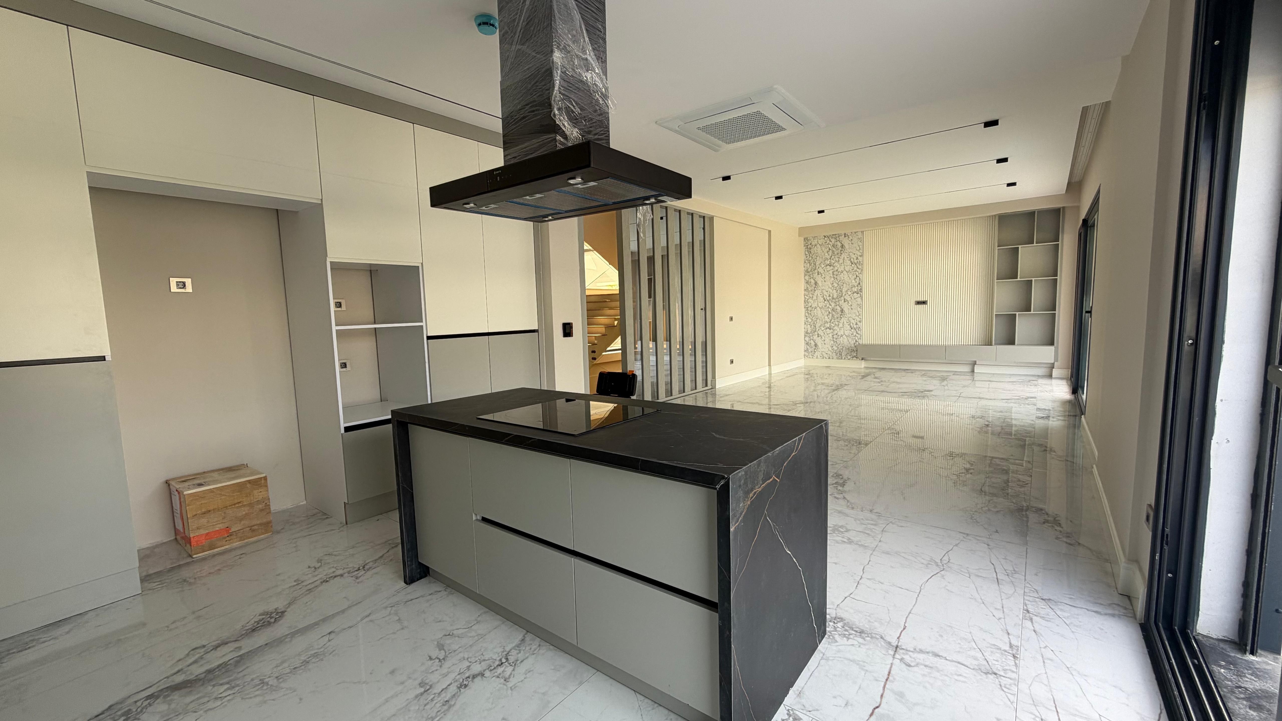 LUXURY MODERN VILLA FOR SALE WITHIN WALKING DISTANCE OF THE SEA IN EGE NEIGHBORHOOD, KUŞADASI