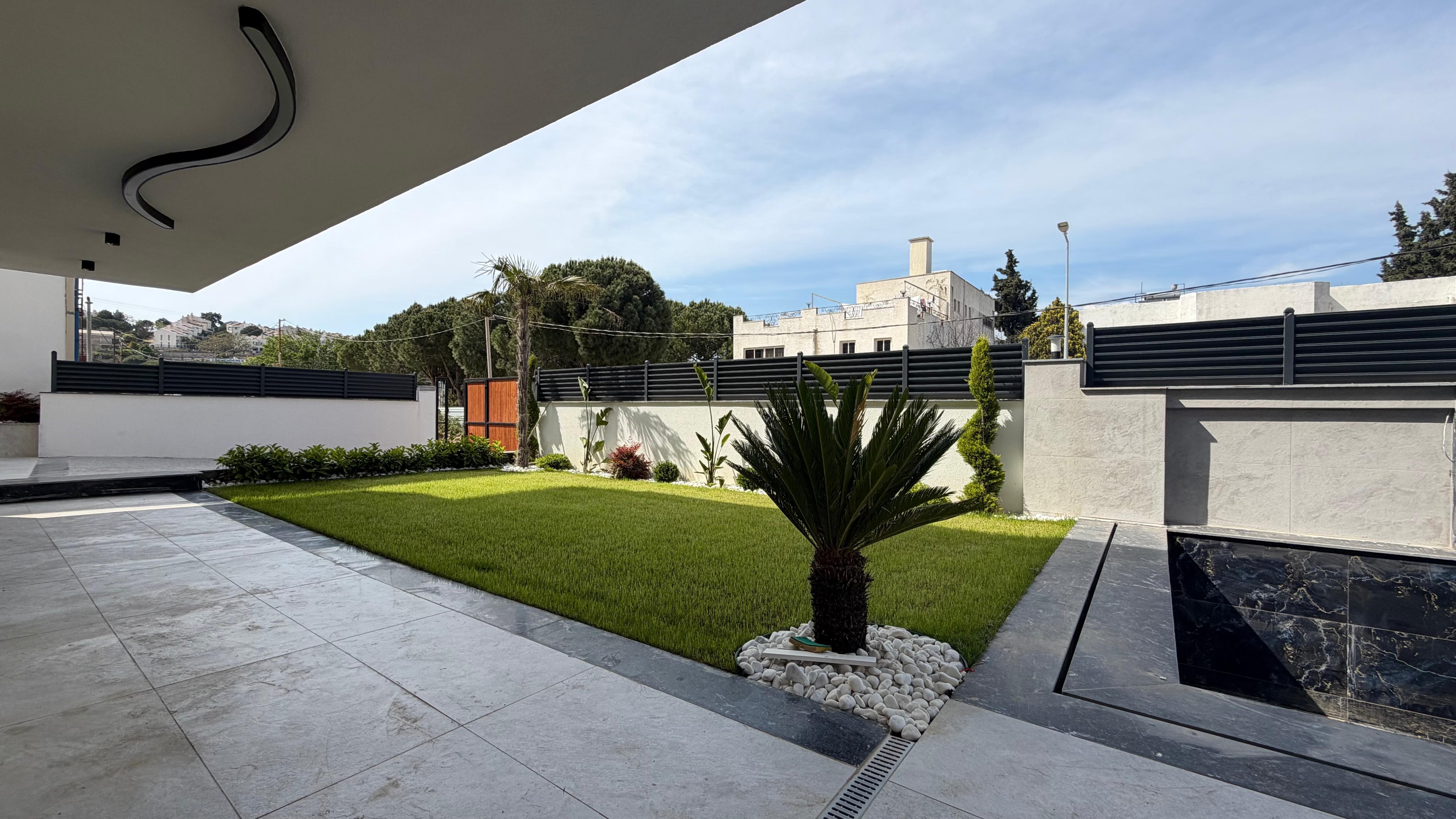 LUXURY MODERN VILLA FOR SALE WITHIN WALKING DISTANCE OF THE SEA IN EGE NEIGHBORHOOD, KUŞADASI