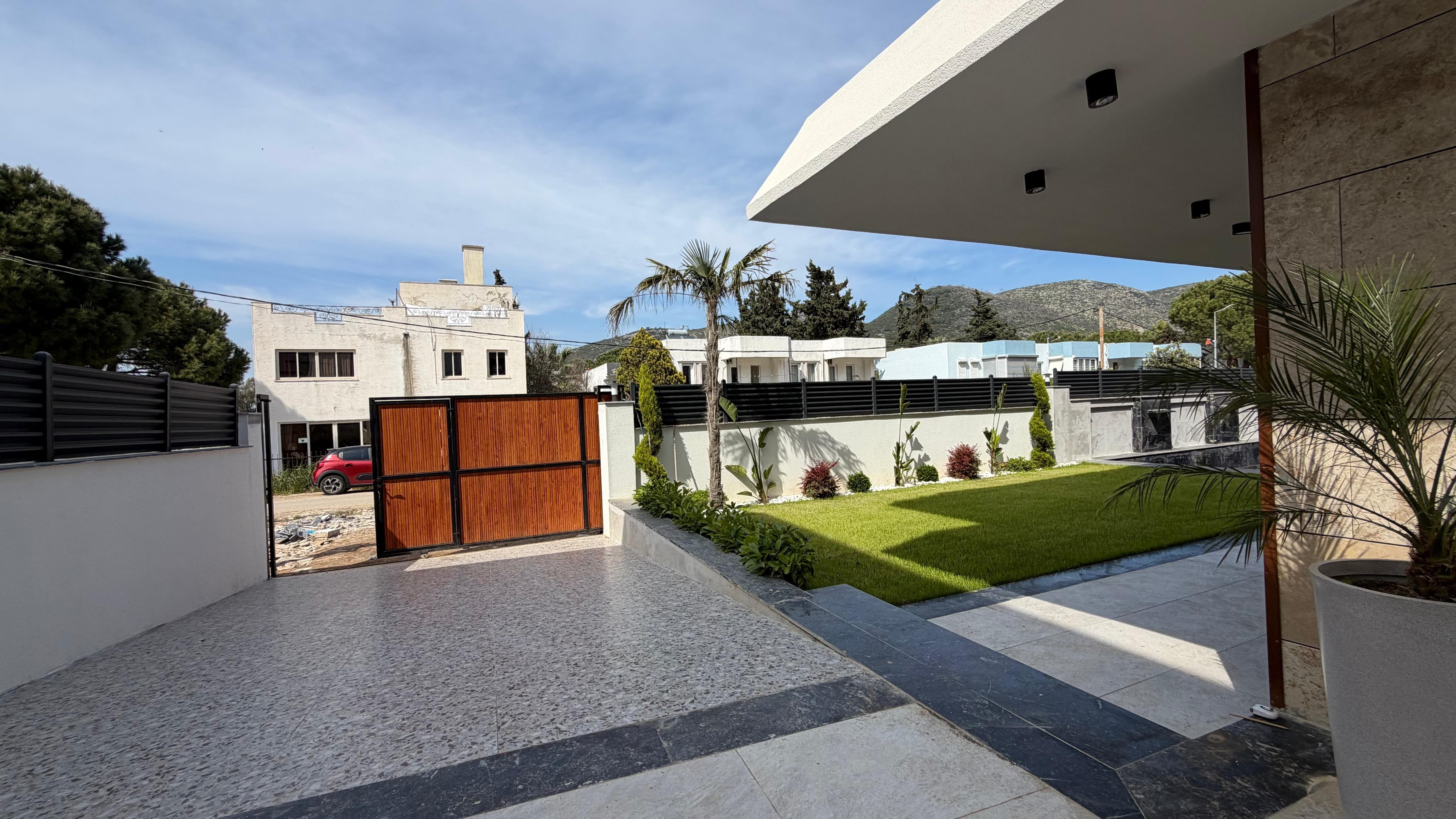 LUXURY MODERN VILLA FOR SALE WITHIN WALKING DISTANCE OF THE SEA IN EGE NEIGHBORHOOD, KUŞADASI