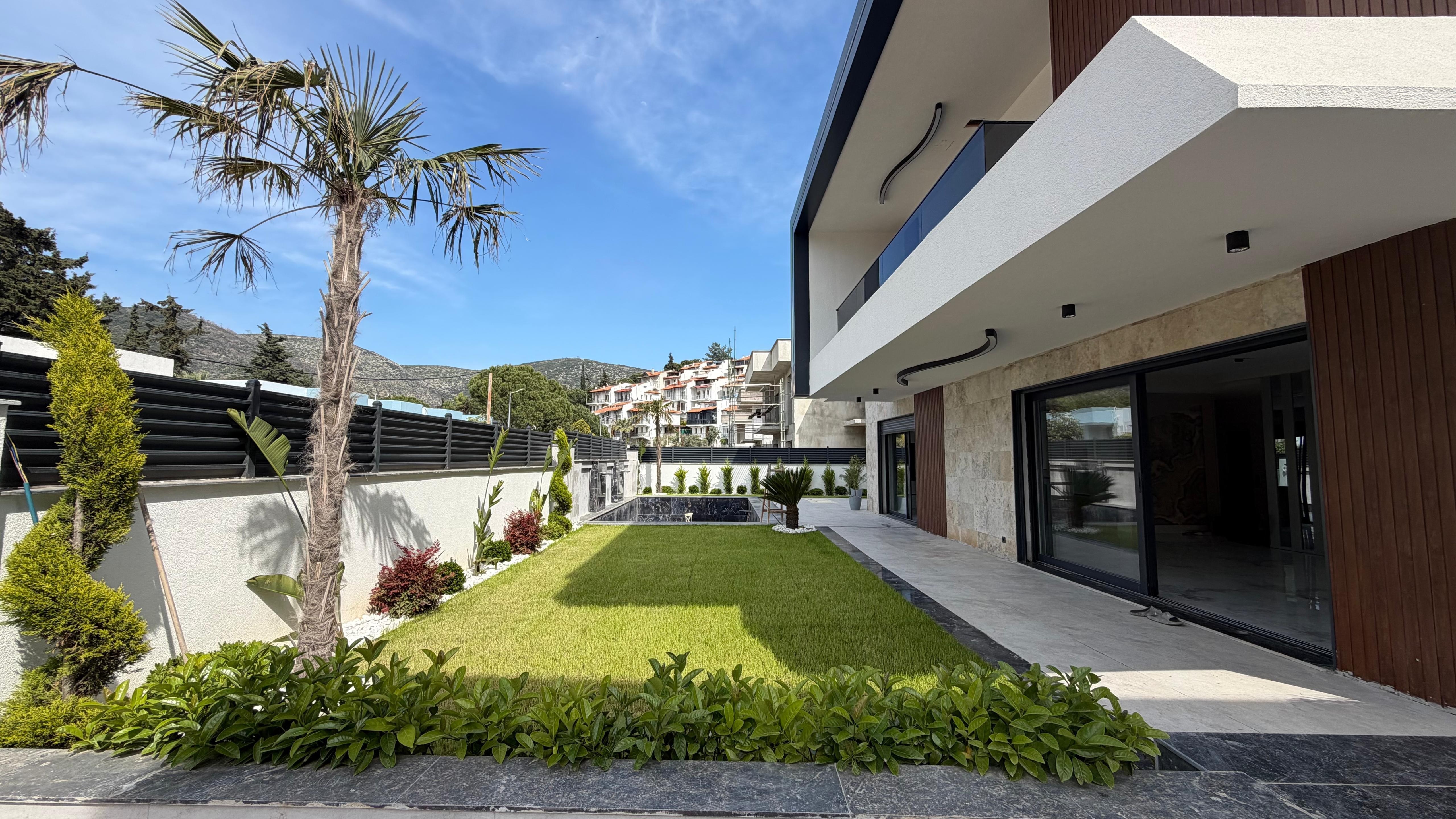 LUXURY MODERN VILLA FOR SALE WITHIN WALKING DISTANCE OF THE SEA IN EGE NEIGHBORHOOD, KUŞADASI