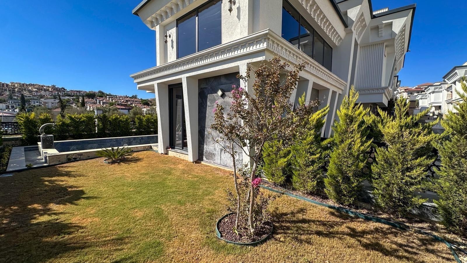 LUXURY & EXCLUSIVE DESIGN VILLA IN KADINLAR DENİZİ, KUŞADASI