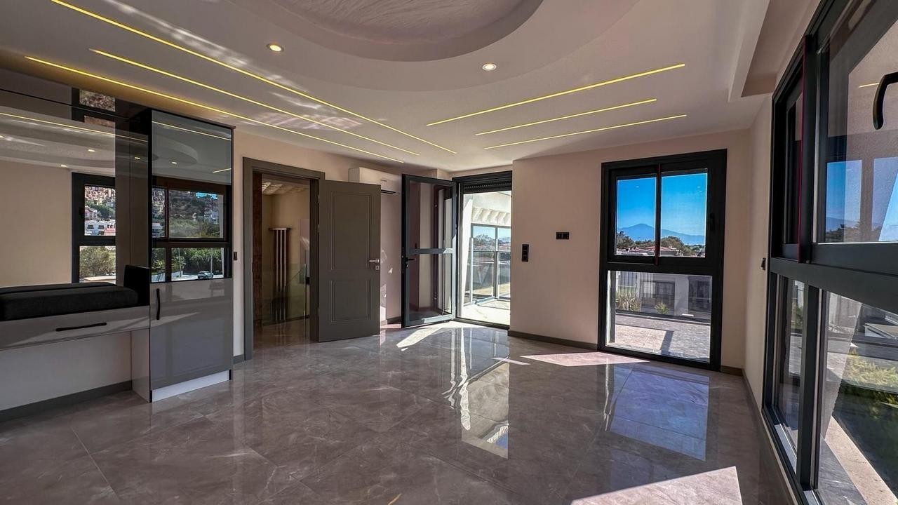 LUXURY & EXCLUSIVE DESIGN VILLA IN KADINLAR DENİZİ, KUŞADASI