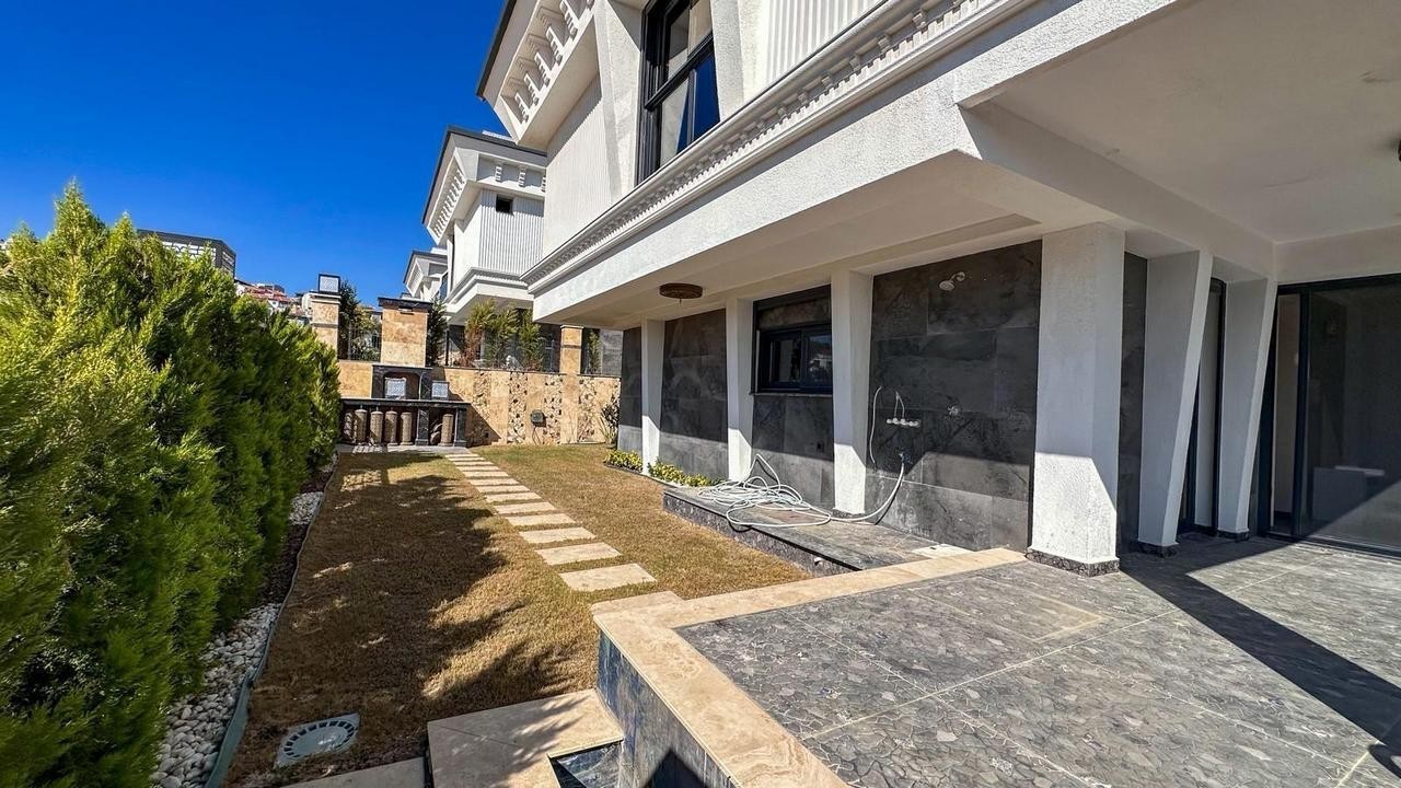 LUXURY & EXCLUSIVE DESIGN VILLA IN KADINLAR DENİZİ, KUŞADASI