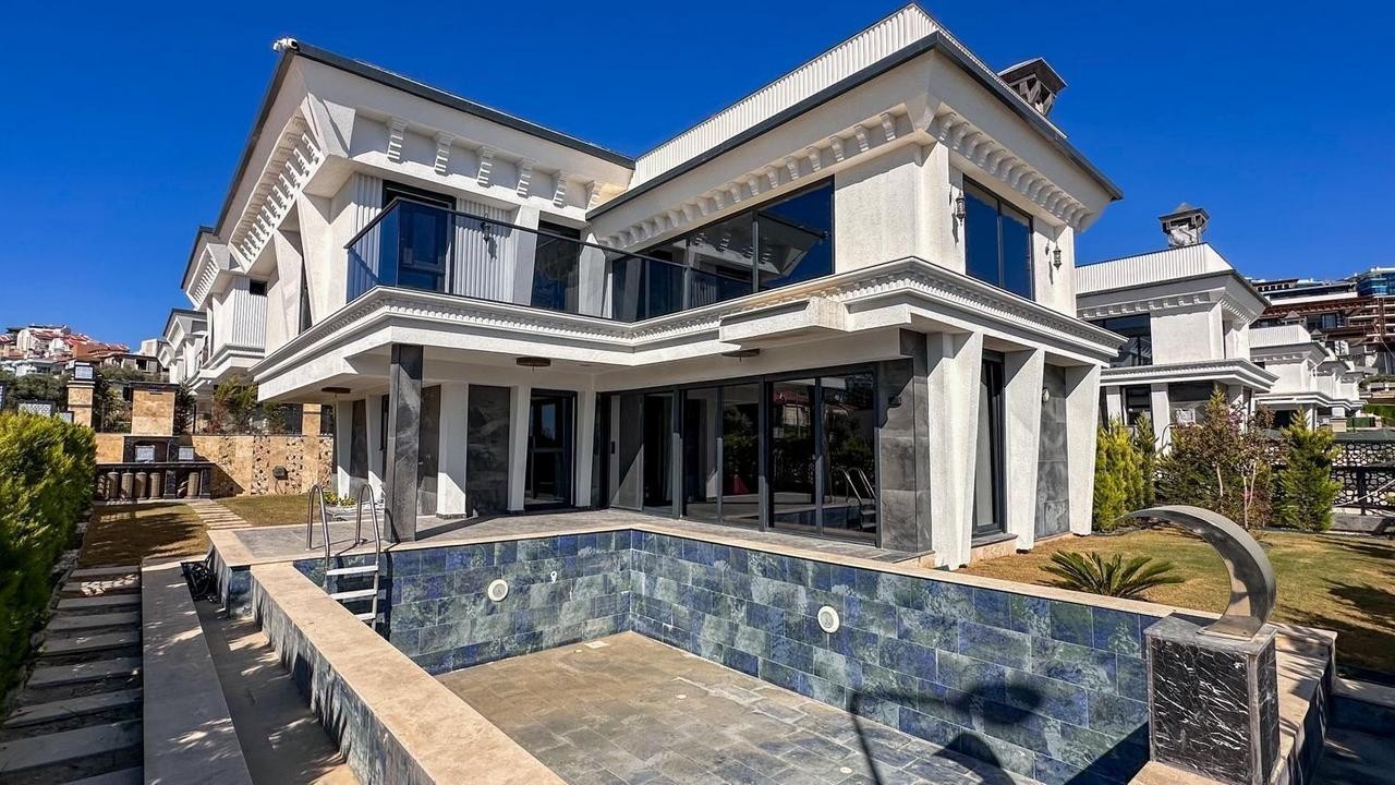 LUXURY & EXCLUSIVE DESIGN VILLA IN KADINLAR DENİZİ, KUŞADASI