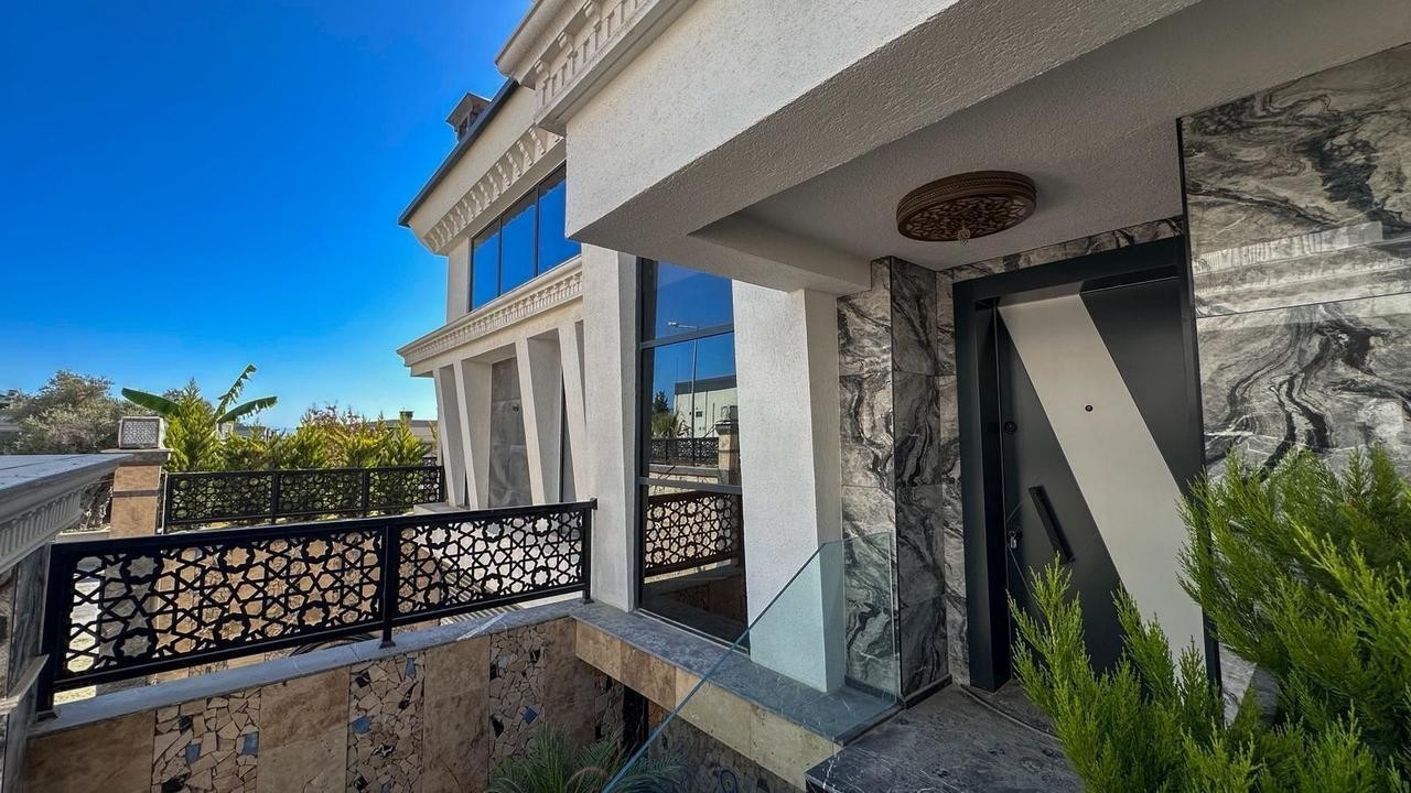 LUXURY & EXCLUSIVE DESIGN VILLA IN KADINLAR DENİZİ, KUŞADASI