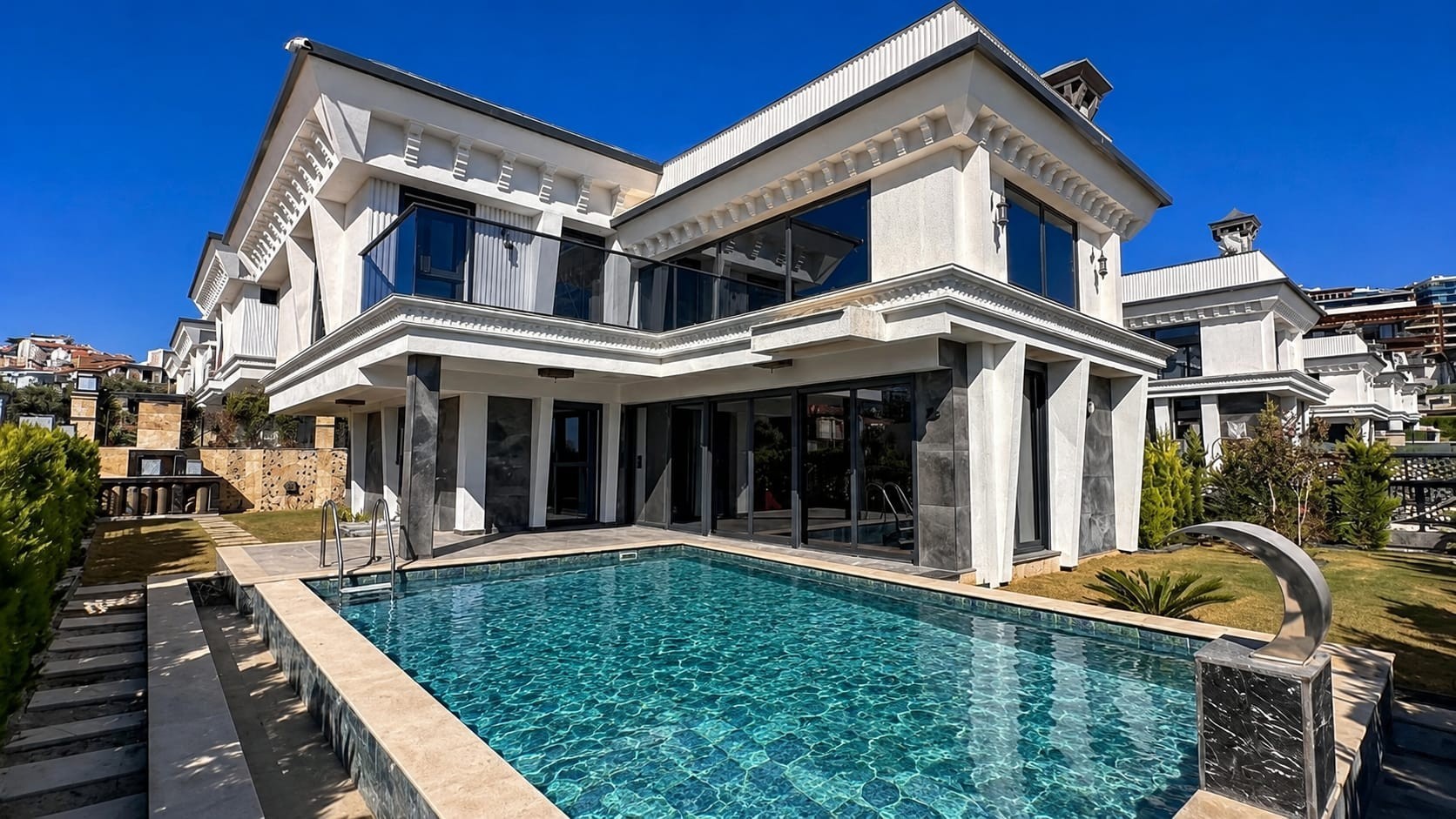 LUXURY & EXCLUSIVE DESIGN VILLA IN KADINLAR DENİZİ, KUŞADASI