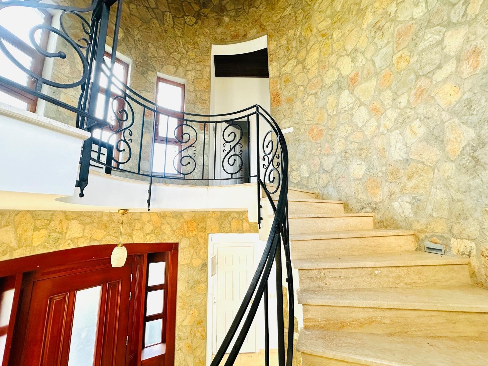Exclusive Detached Villa with Private Pool in Soğucak, Kuşadası – A Unique Lifestyle Surrounded by Nature