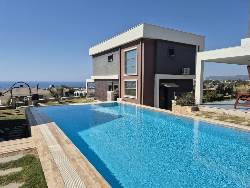 Sea-View Villa for Sale in Kuşadası Soğucak!