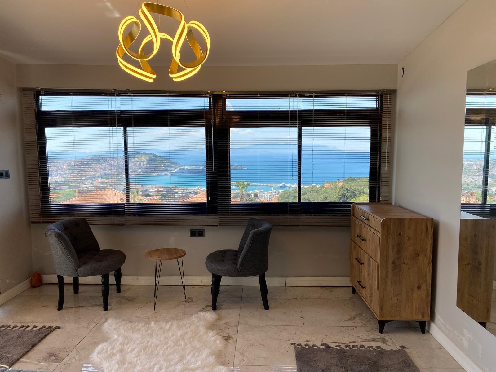 MODERN, FULLY FURNISHED 1-BEDROOM APARTMENT WITH PANORAMIC SEA VIEW IN KUŞADASI