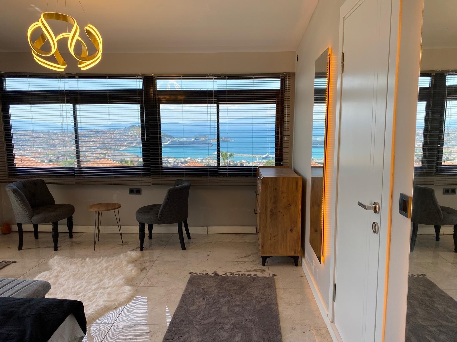MODERN, FULLY FURNISHED 1-BEDROOM APARTMENT WITH PANORAMIC SEA VIEW IN KUŞADASI