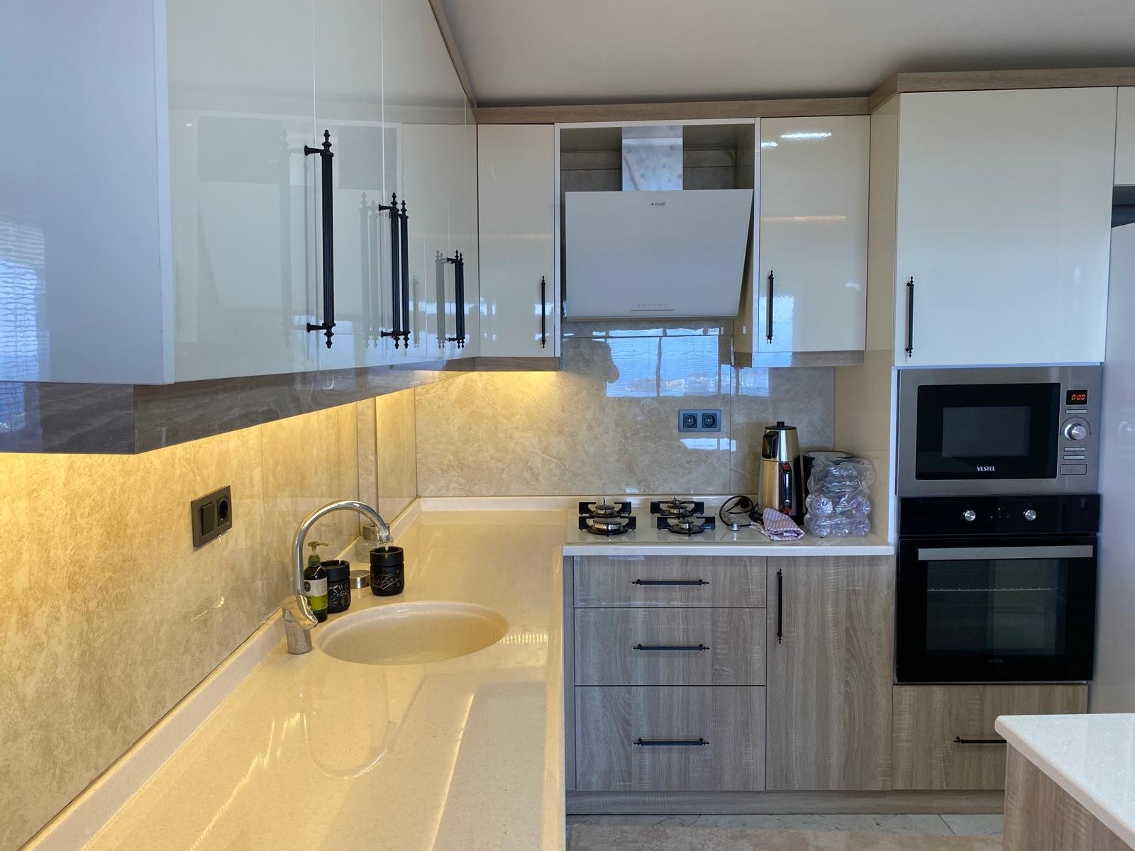 MODERN, FULLY FURNISHED 1-BEDROOM APARTMENT WITH PANORAMIC SEA VIEW IN KUŞADASI