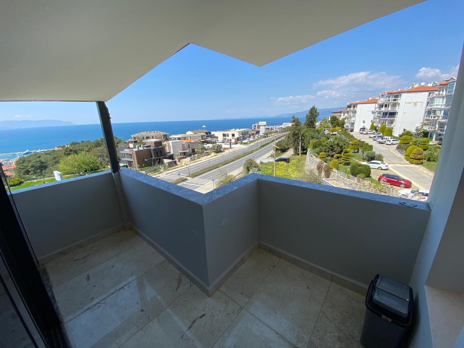 MODERN, FULLY FURNISHED 1-BEDROOM APARTMENT WITH PANORAMIC SEA VIEW IN KUŞADASI