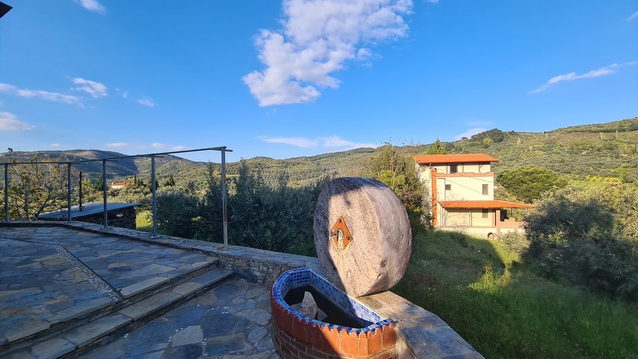 Extraordinary Stone Farm Estate in Şirince – 10,000 m² Private Land | Boutique Hotel License | Exceptional Investment Opportunity