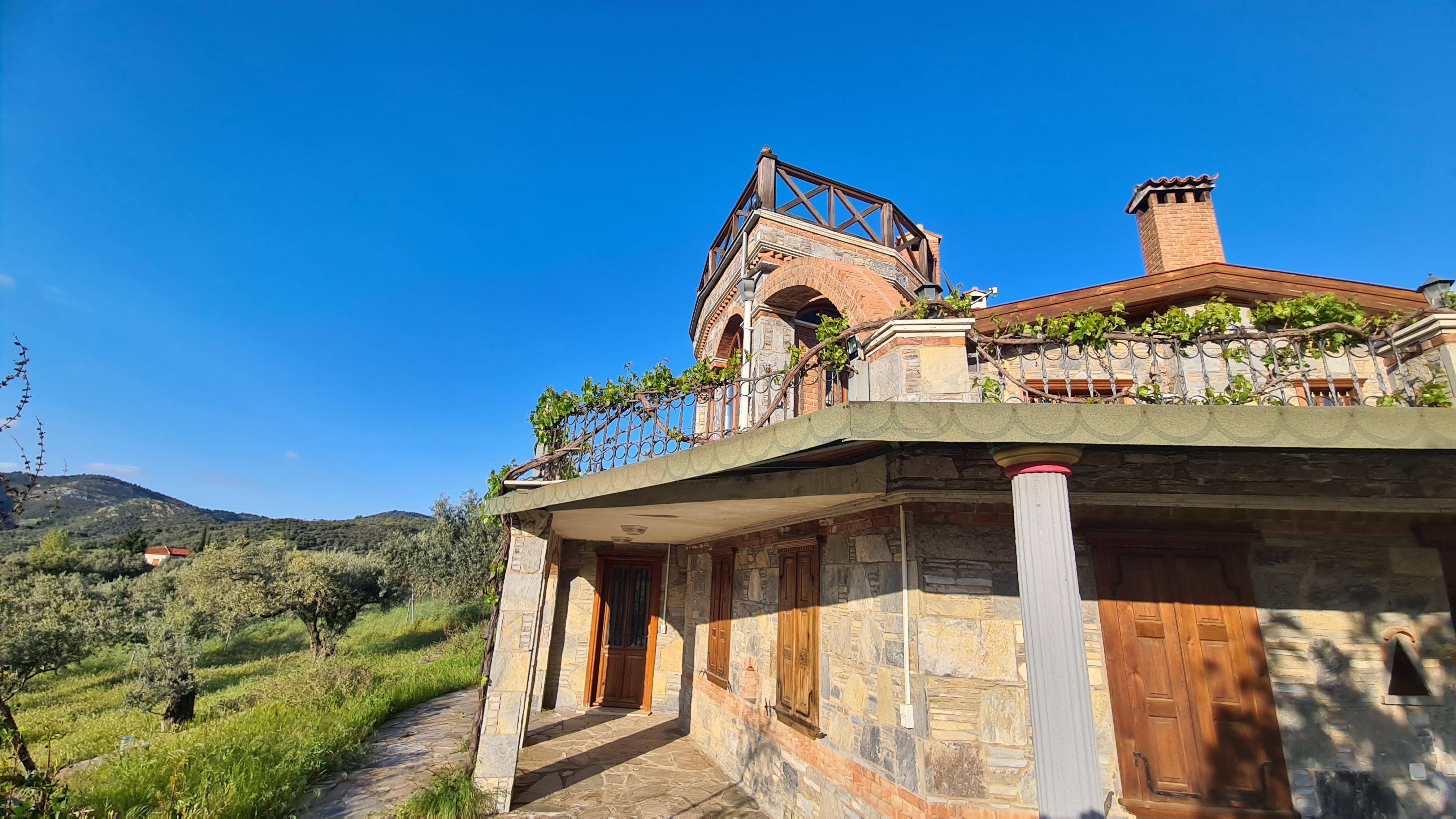 Extraordinary Stone Farm Estate in Şirince – 10,000 m² Private Land | Boutique Hotel License | Exceptional Investment Opportunity