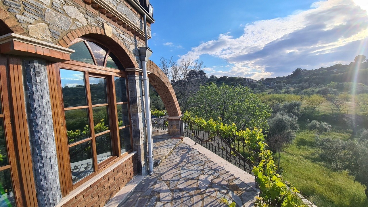 Extraordinary Stone Farm Estate in Şirince – 10,000 m² Private Land | Boutique Hotel License | Exceptional Investment Opportunity