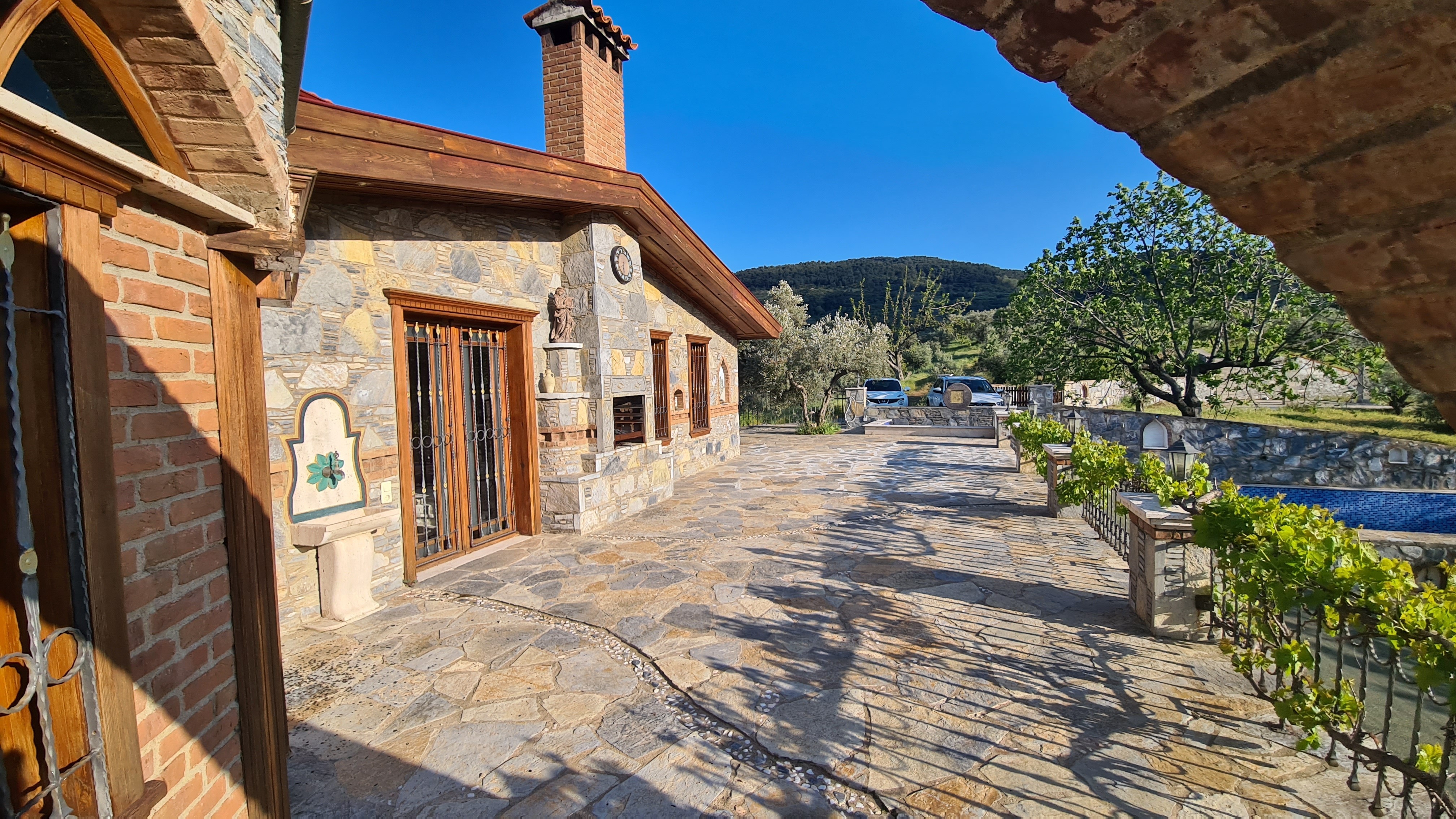 Extraordinary Stone Farm Estate in Şirince – 10,000 m² Private Land | Boutique Hotel License | Exceptional Investment Opportunity