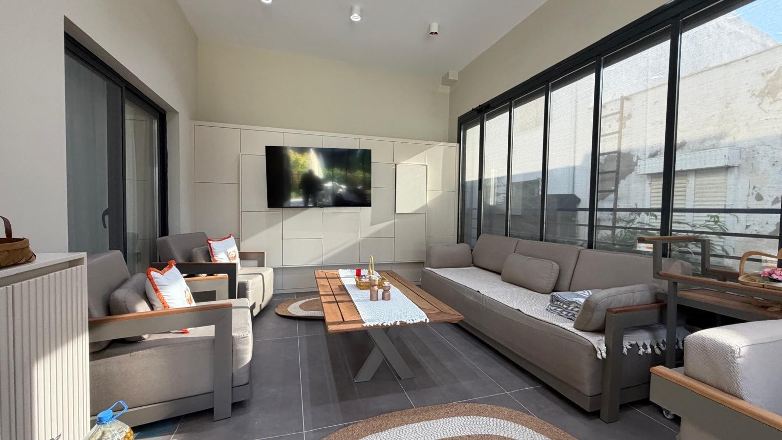 MODERN VILLA FOR SALE IN KUŞADASI KARAOVA