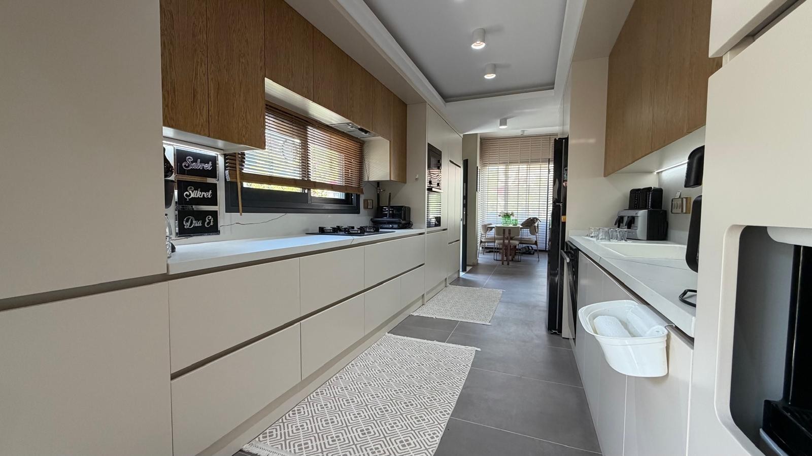 MODERN VILLA FOR SALE IN KUŞADASI KARAOVA